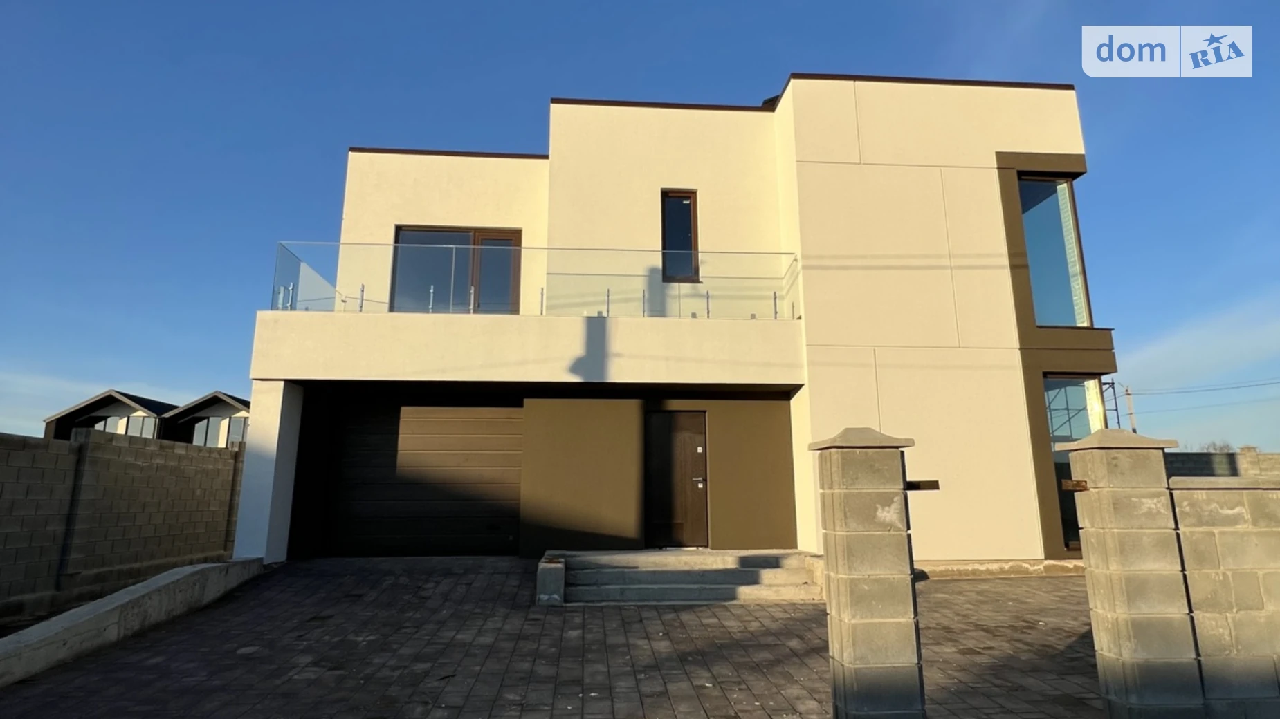 Продается дом на 2 этажа 160 кв. м с камином, цена: 154900 $ - фото 3