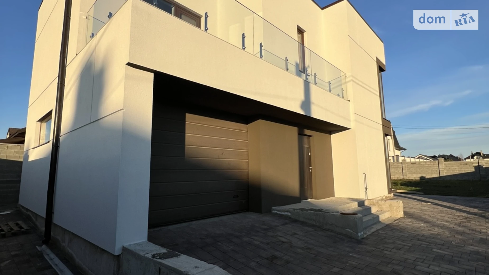 Продается дом на 2 этажа 160 кв. м с камином, цена: 154900 $ - фото 4