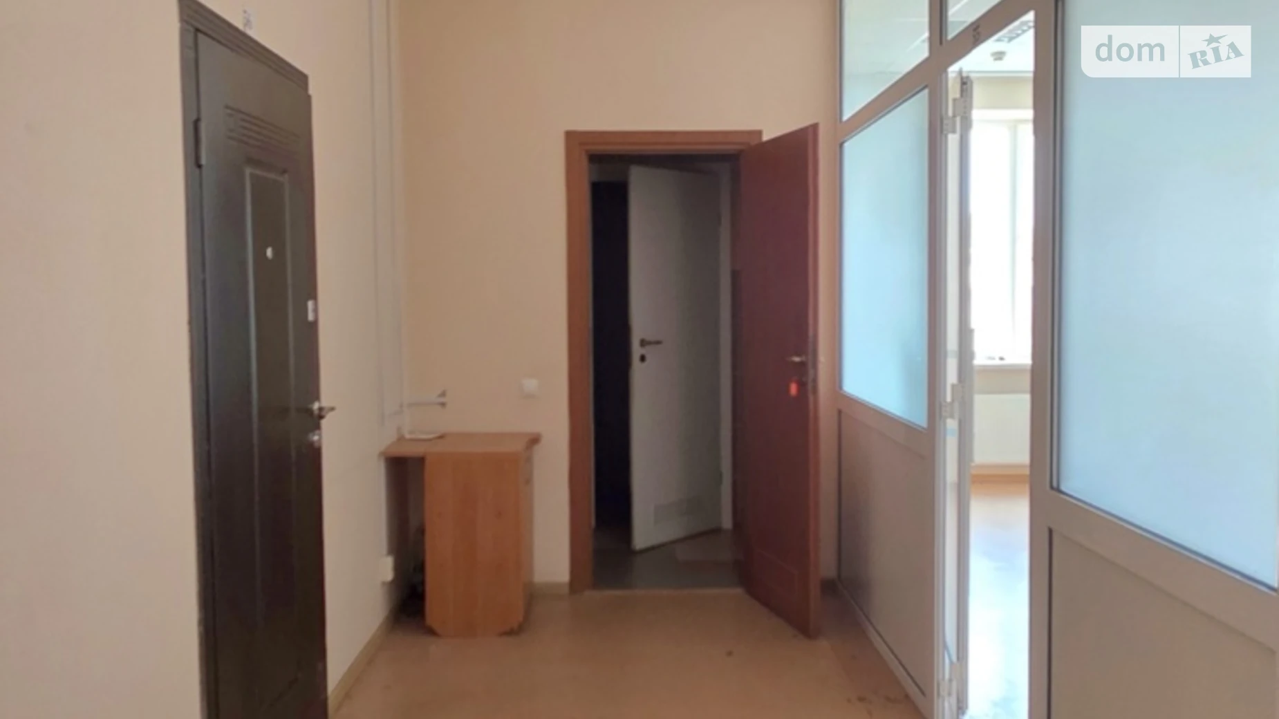 Сдается в аренду офис 50 кв. м в бизнес-центре, цена: 350 $ - фото 2