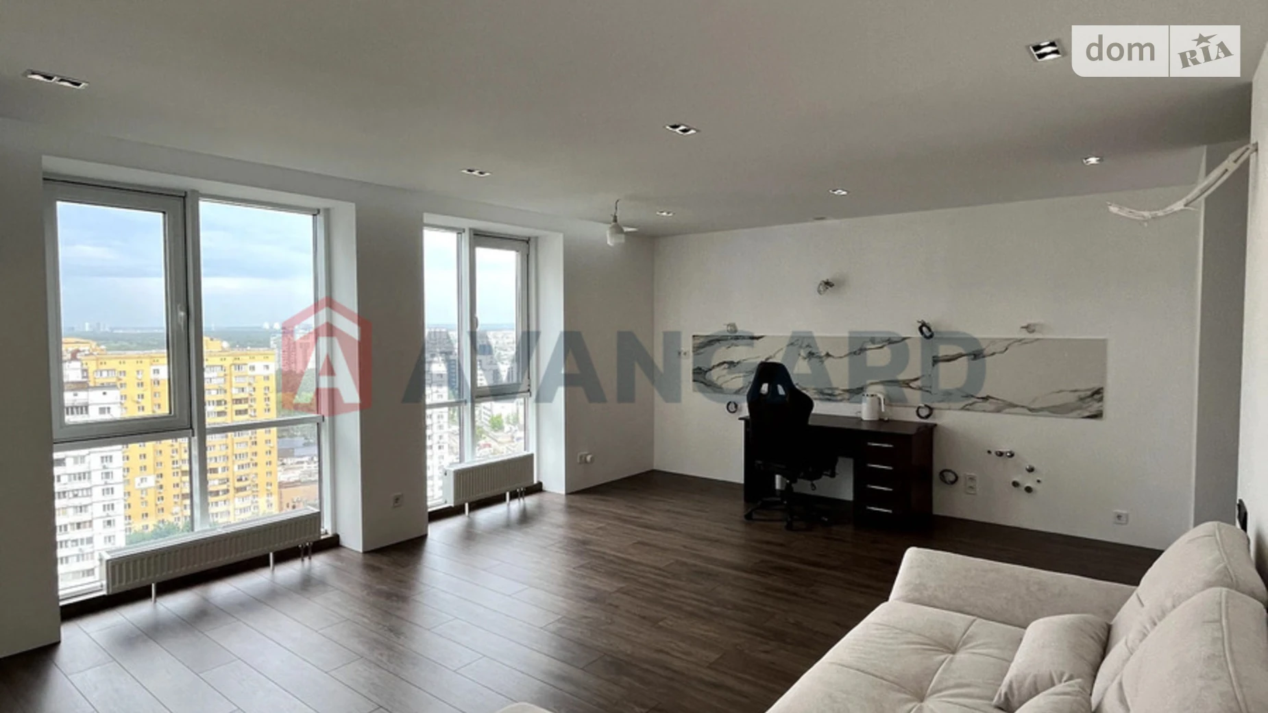 Продається 1-кімнатна квартира 69.2 кв. м у Києві, вул. Князя Романа Мстиславича(Генерала Жмаченка), 28Б - фото 2