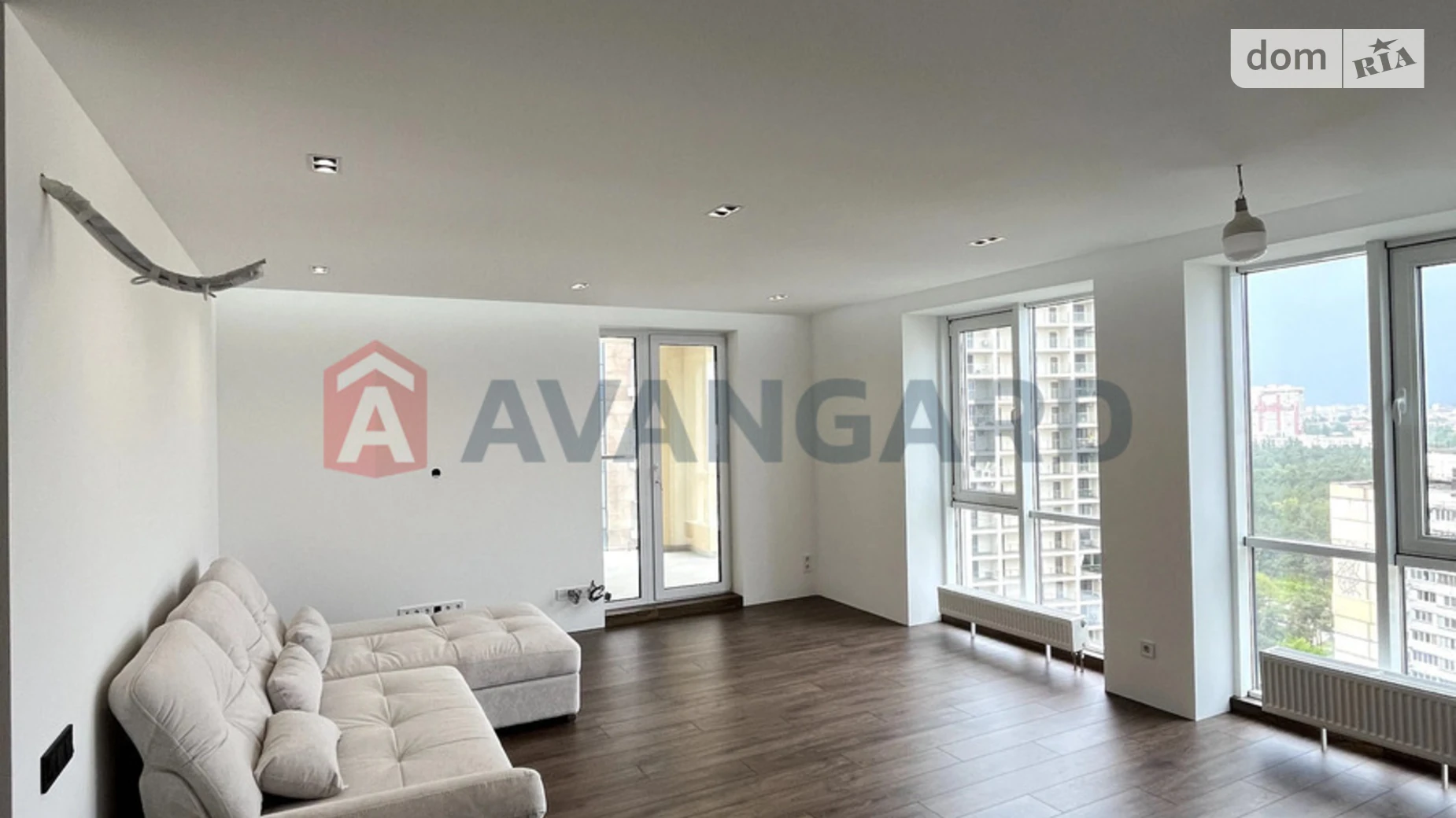 Продається 1-кімнатна квартира 69.2 кв. м у Києві, вул. Князя Романа Мстиславича(Генерала Жмаченка), 28Б - фото 3