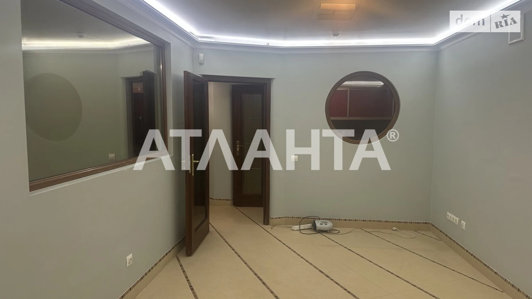 Сдается в аренду офис 61 кв. м в бизнес-центре, цена: 600 $ - фото 3