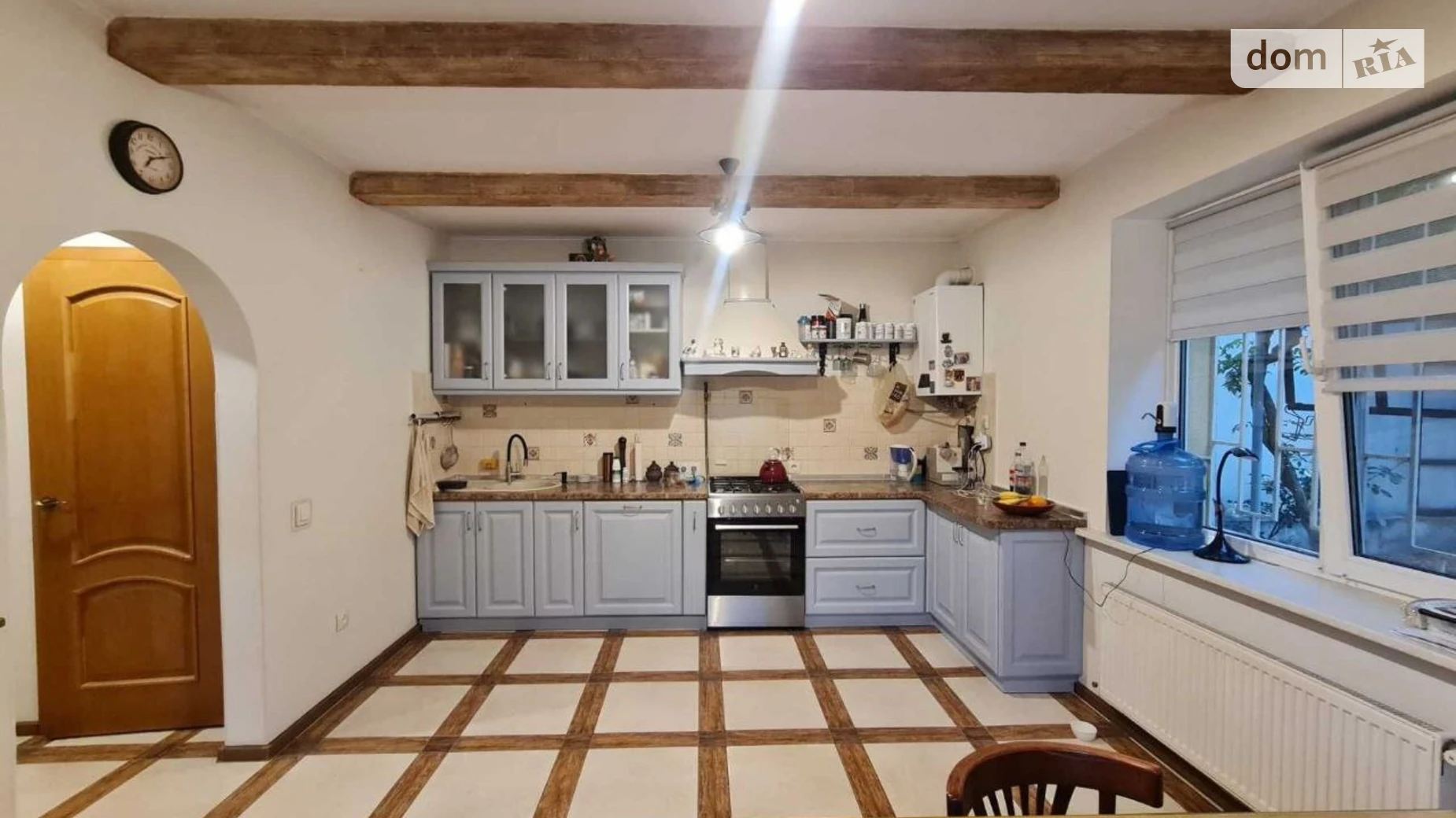 Продается дом на 2 этажа 180 кв. м с подвалом, цена: 165000 $ - фото 2