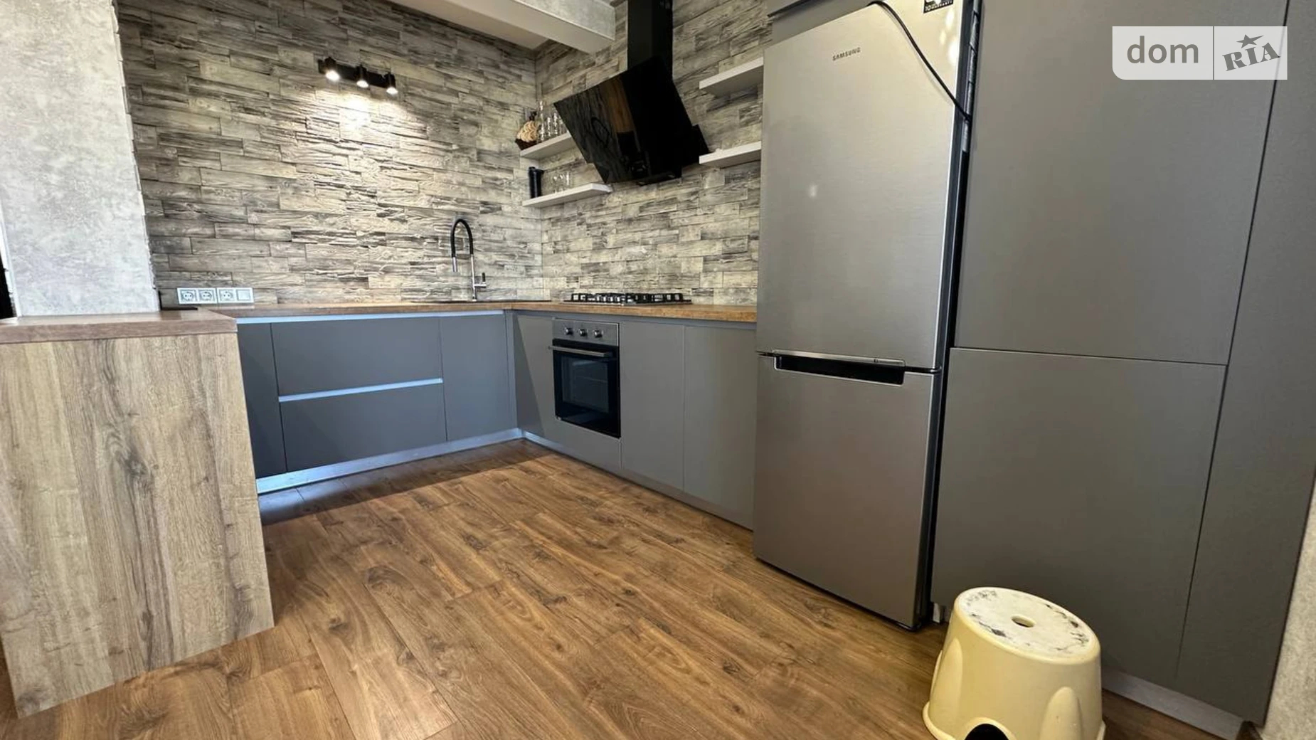 Продається 4-кімнатна квартира 180 кв. м у Чорноморську, вул. Парусна, 1 - фото 3