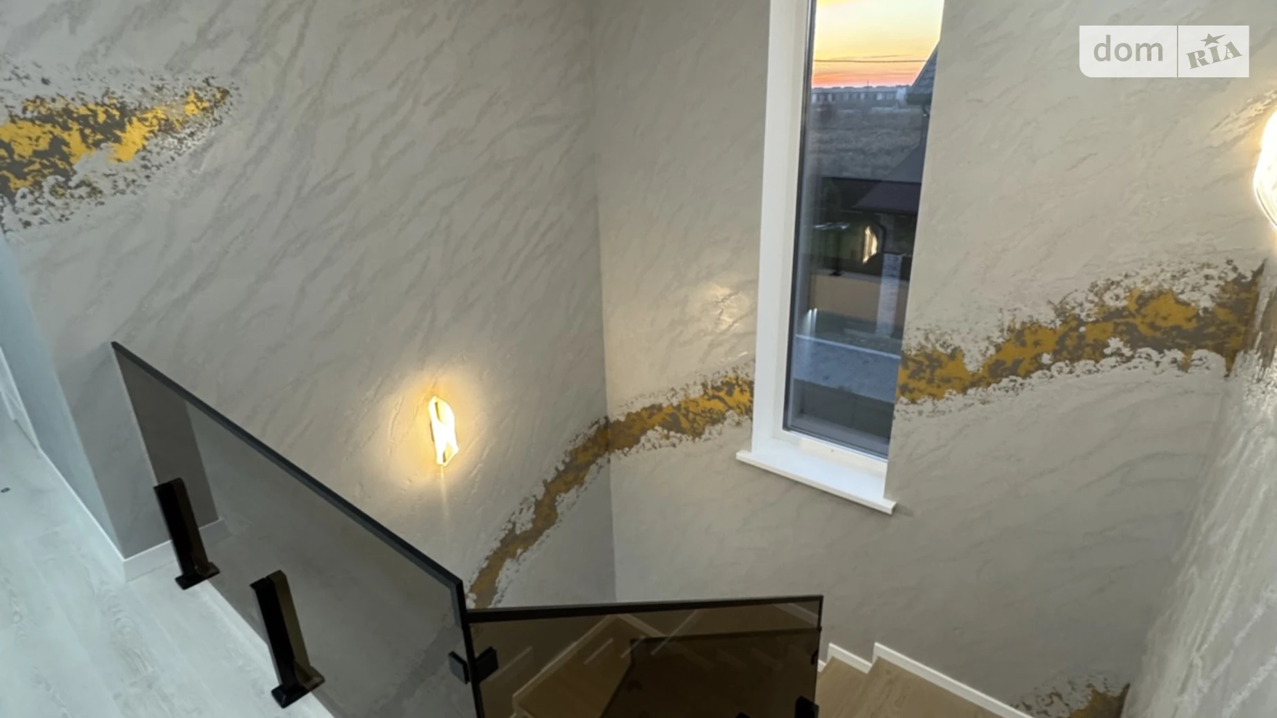 Продается дом на 2 этажа 160 кв. м с беседкой, цена: 230000 $ - фото 2