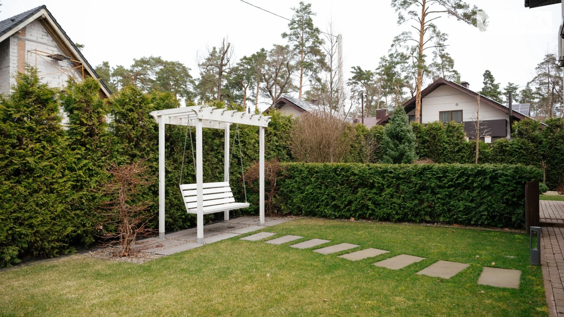 Продается дом на 3 этажа 290 кв. м с бассейном, цена: 480000 $ - фото 4