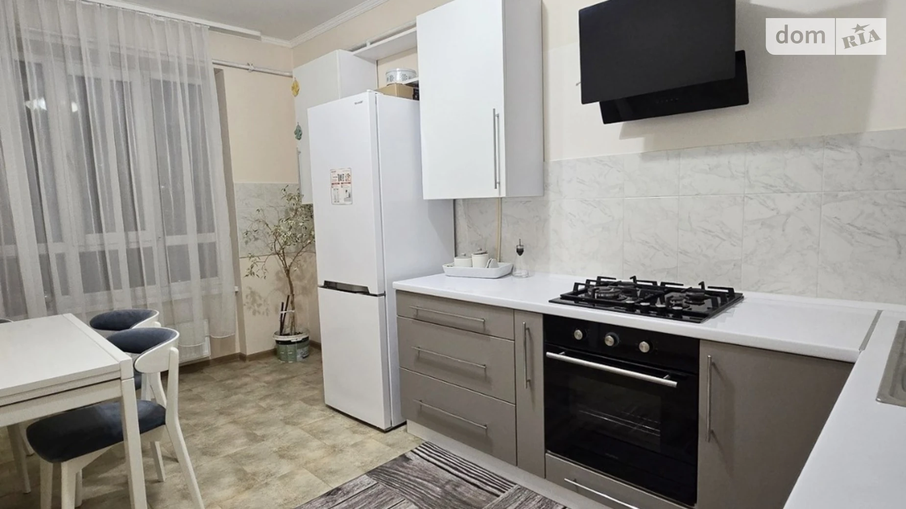 Сдается в аренду 1-комнатная квартира 43 кв. м в Черновцах, ул. Главная - фото 2