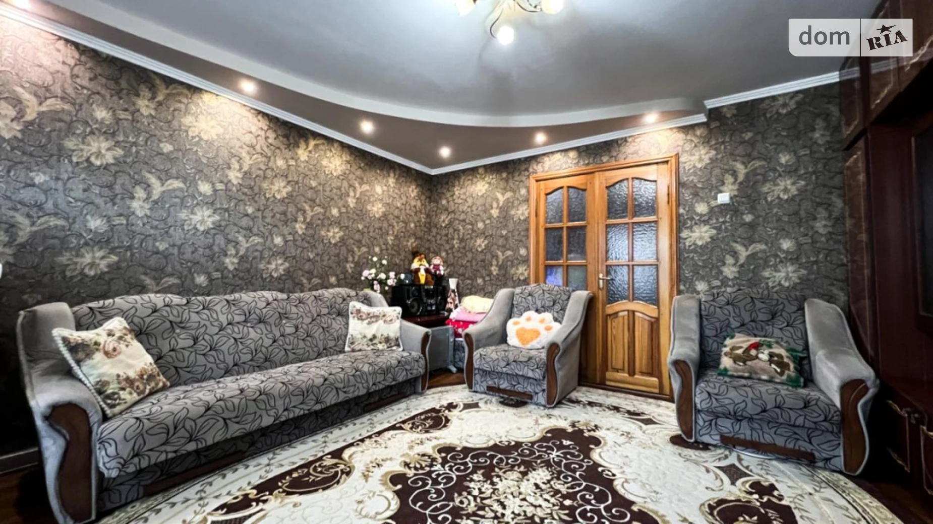 3-кімнатна квартира 70 кв. м у Луцьку, вул. Ветеранів, 9 - фото 2