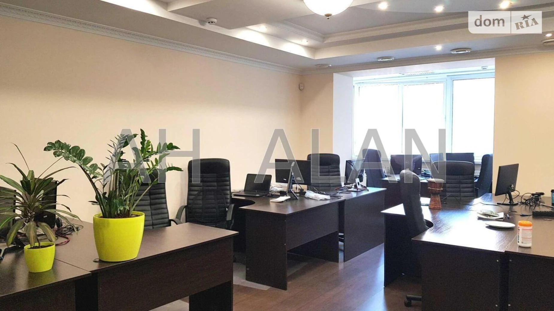 Сдается в аренду офис 680 кв. м в бизнес-центре, цена: 12920 $ - фото 2