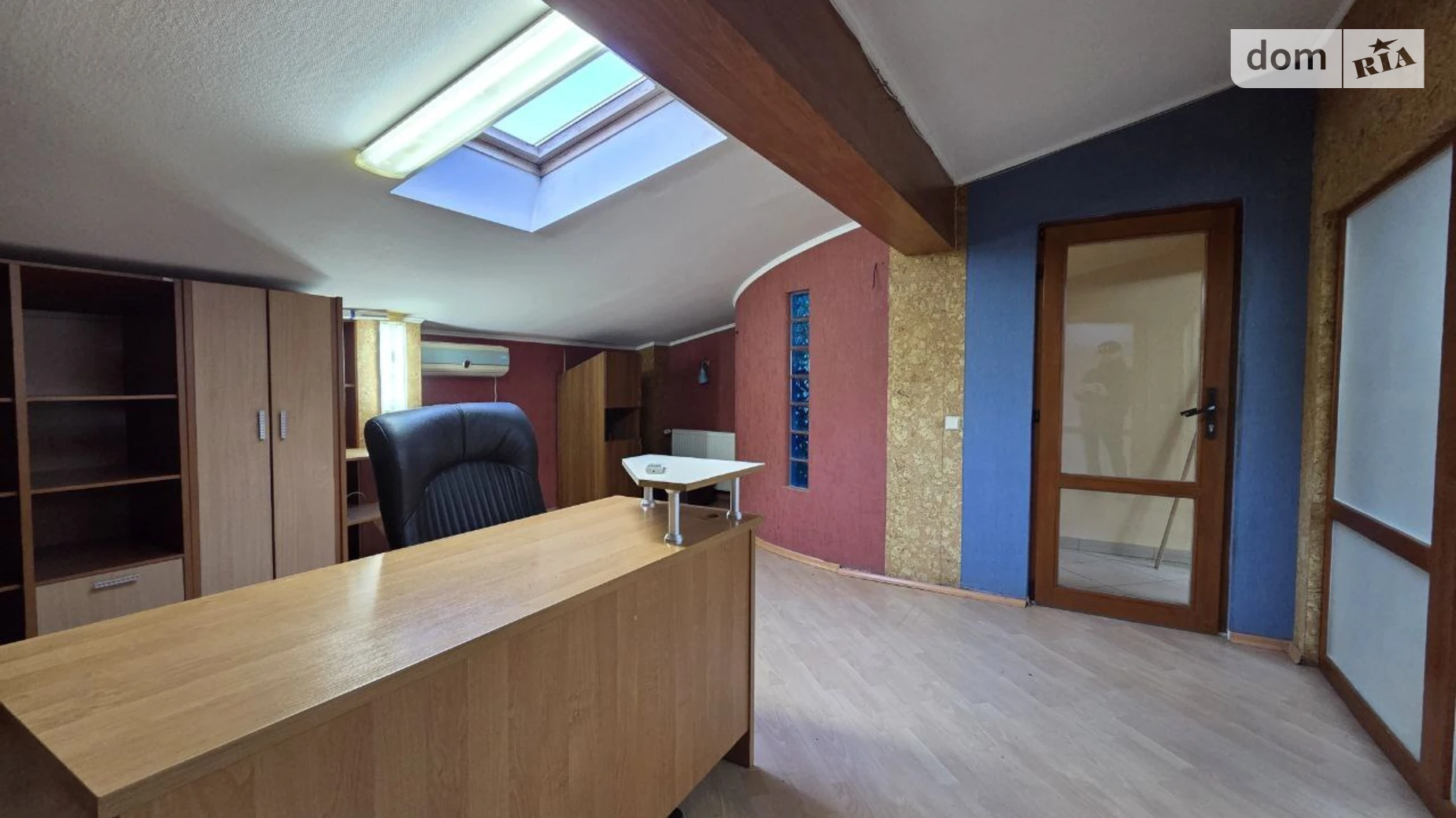 Сдается в аренду офис 261 кв. м в бизнес-центре, цена: 1566 $ - фото 2