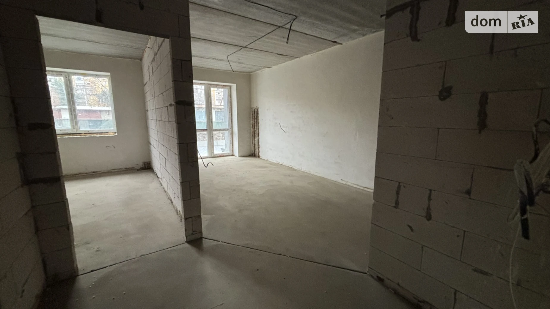 Продается 1-комнатная квартира 41 кв. м в Ужгороде, ул. Тлехаса, 19 корпус 4 - фото 3