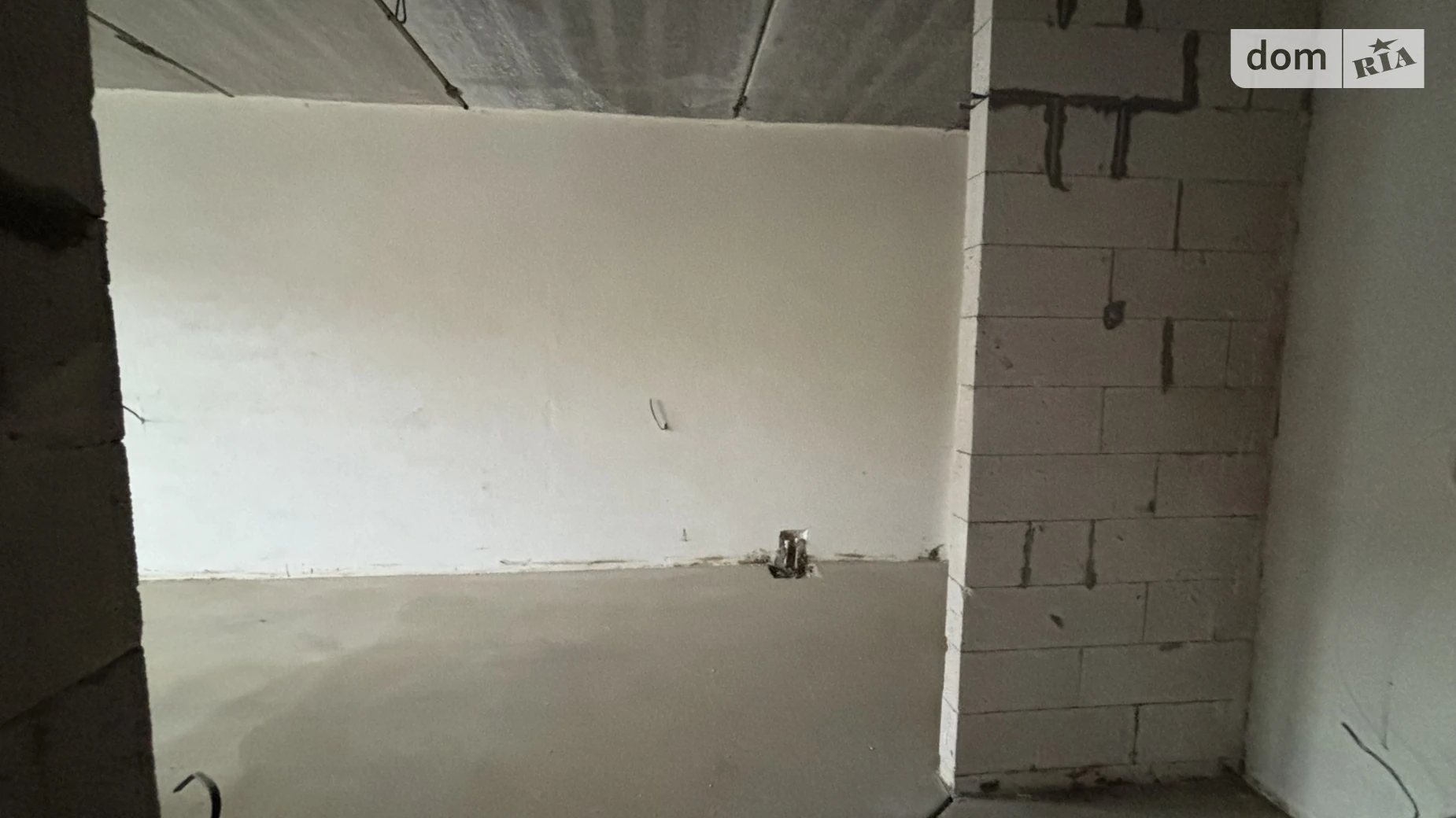 Продается 1-комнатная квартира 41 кв. м в Ужгороде, ул. Тлехаса, 19 корпус 4 - фото 4