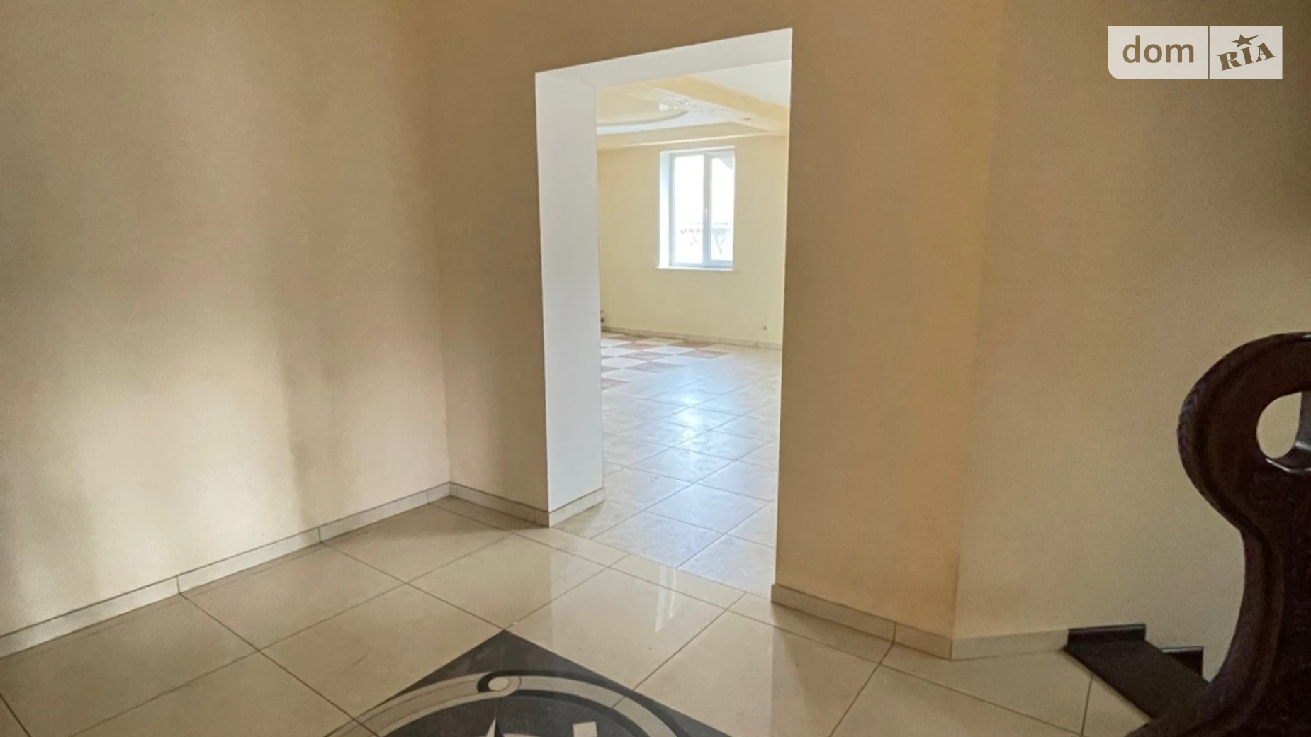 Продается дом на 3 этажа 424 кв. м с бассейном, цена: 240000 $ - фото 3