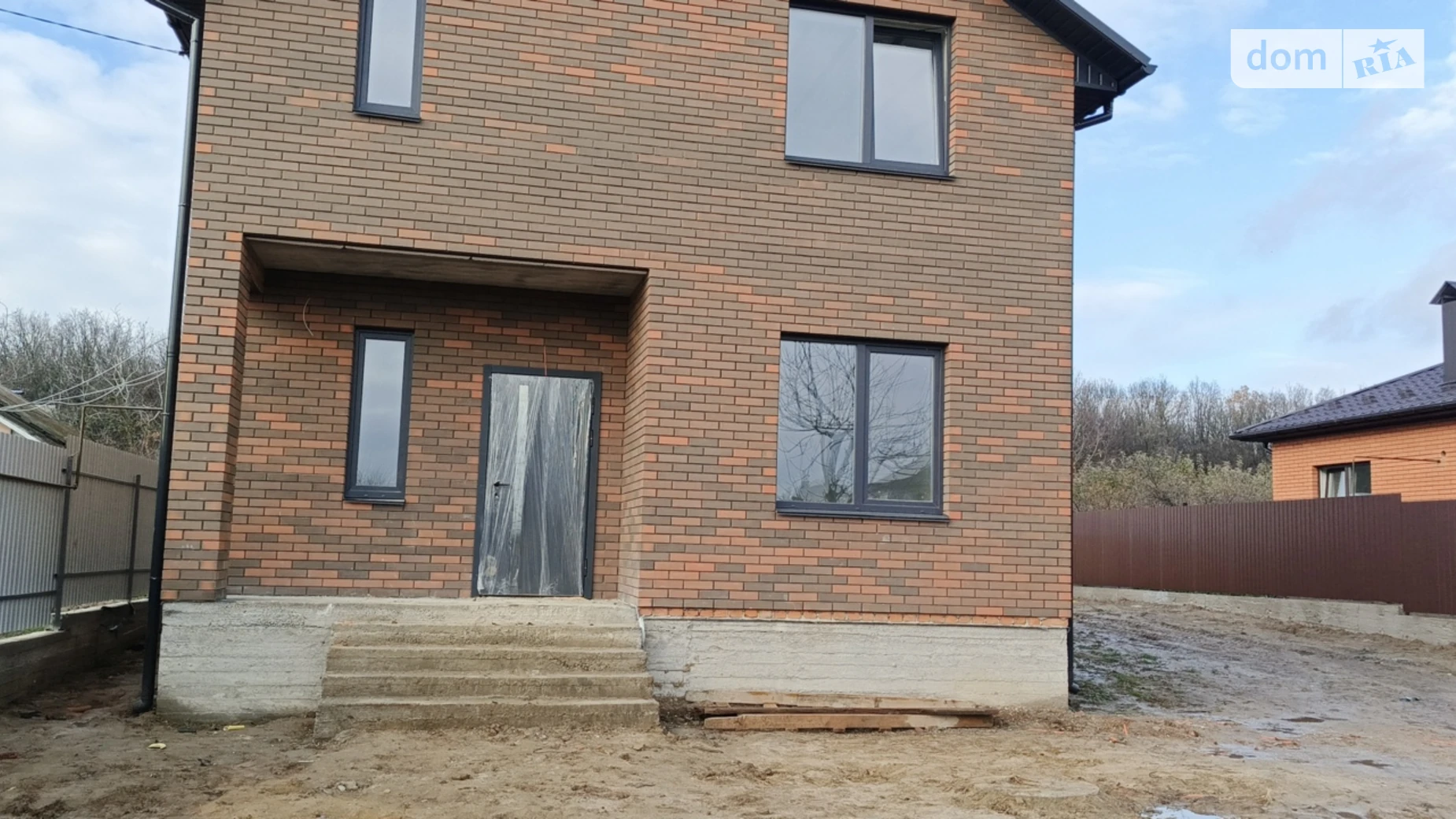 Продается дом на 2 этажа 105 кв. м с гаражом, цена: 85000 $ - фото 2