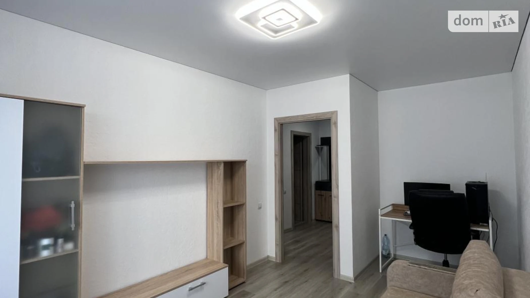 Продается 1-комнатная квартира 37 кв. м в Ровно, ул. Соборная, 283В - фото 4