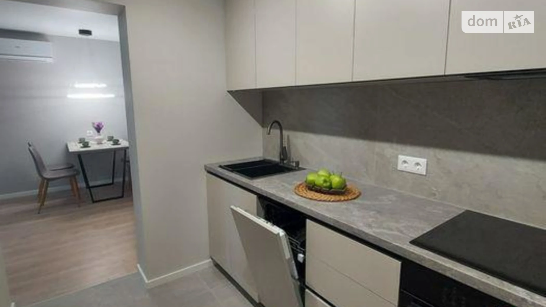 Продается 1-комнатная квартира 50 кв. м в Киеве, ул. Михаила Максимовича, 32 - фото 2