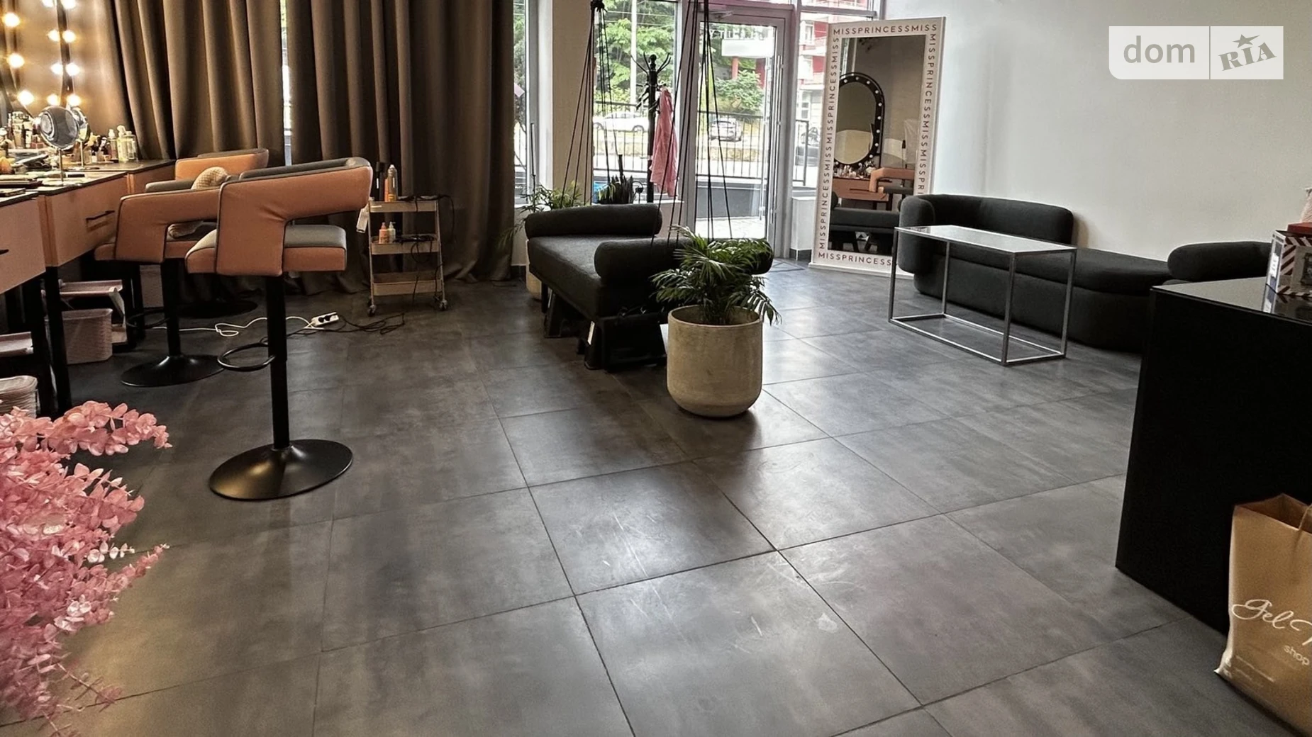 Продается помещения свободного назначения 123 кв. м в 10-этажном здании, цена: 300000 $ - фото 2