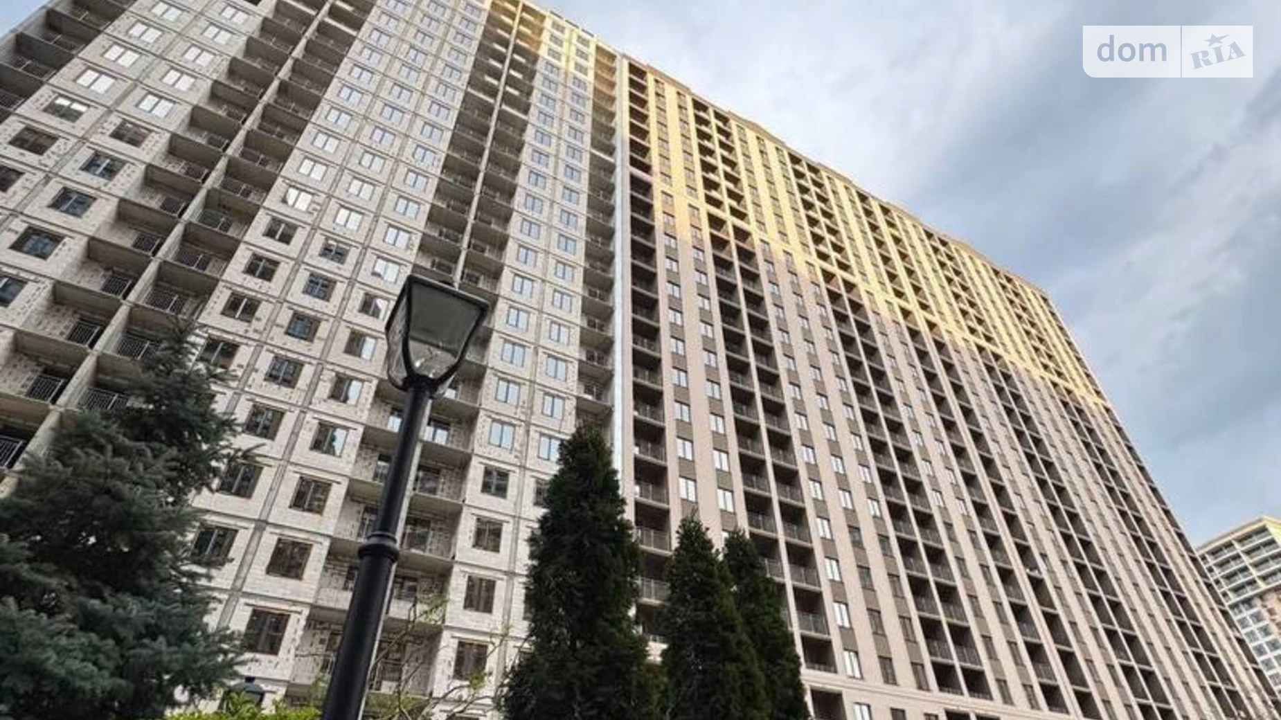 Продается 1-комнатная квартира 46 кв. м в Одессе, ул. Генуэзская, 1/1 - фото 2