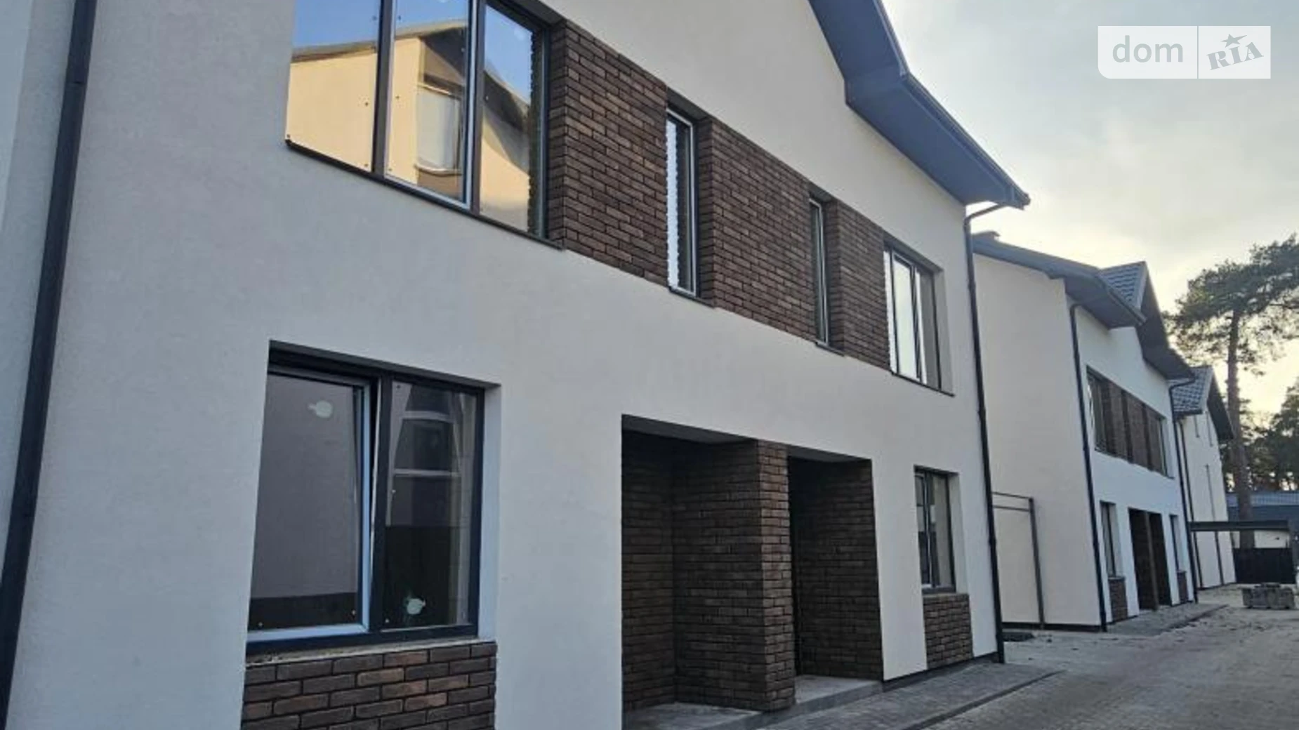 Продается дом на 2 этажа 105 кв. м с бассейном, цена: 110000 $ - фото 2