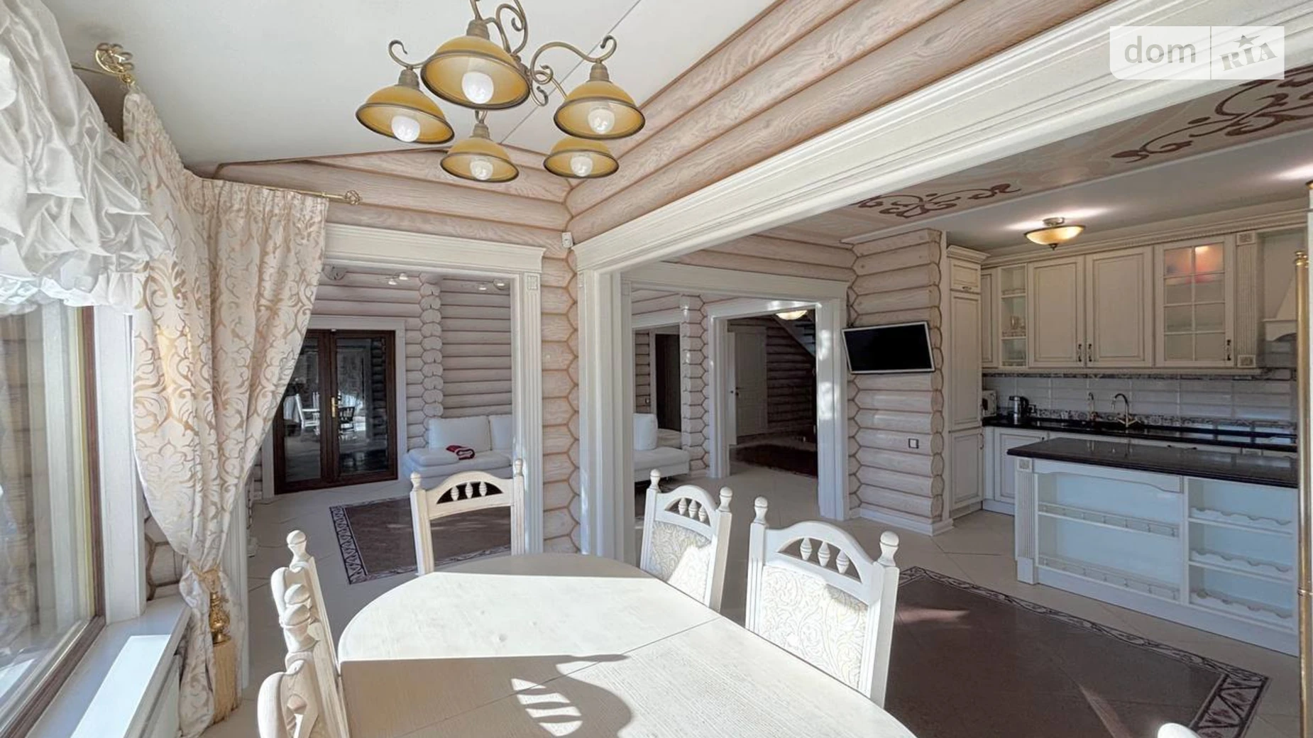 Продается дом на 2 этажа 229 кв. м с участком, цена: 200000 € - фото 2