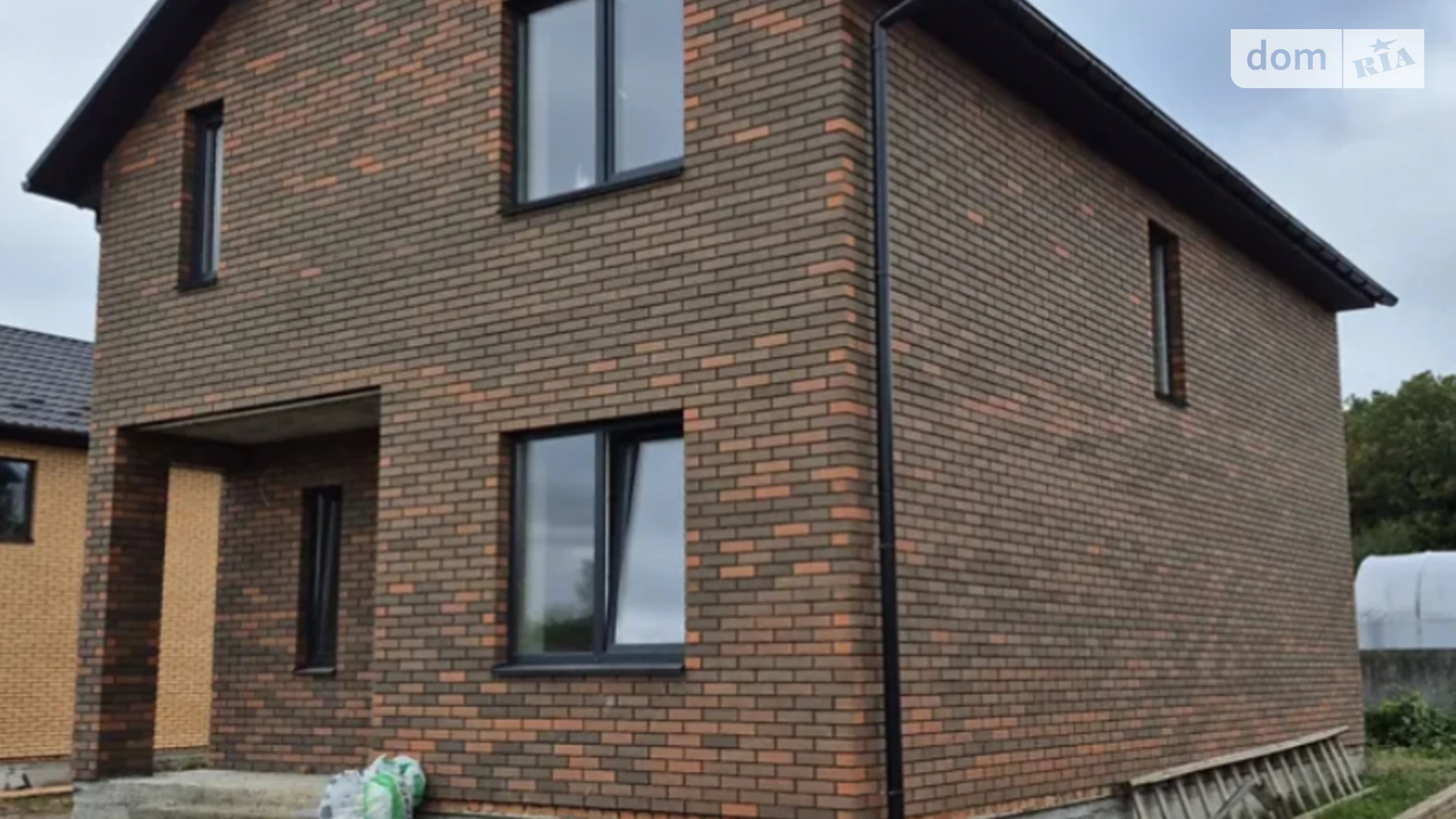 Продается дом на 2 этажа 120 кв. м с садом, цена: 85000 $ - фото 2