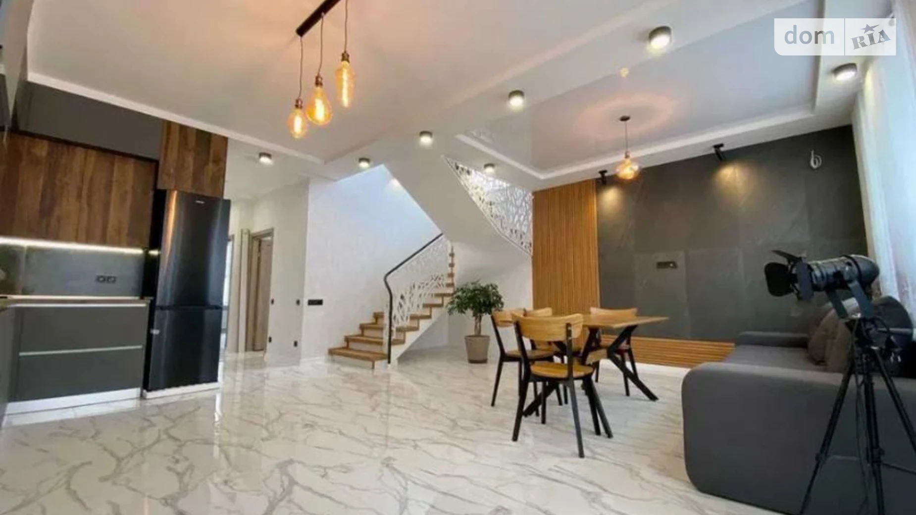 Сдается в аренду дом на 2 этажа 150 кв. м с садом, цена: 1500 $ - фото 3