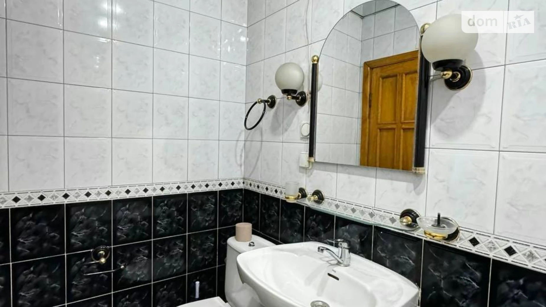 Продается 2-комнатная квартира 68.5 кв. м в Днепре, ул. Мудрого Ярослава князя, 8 - фото 3