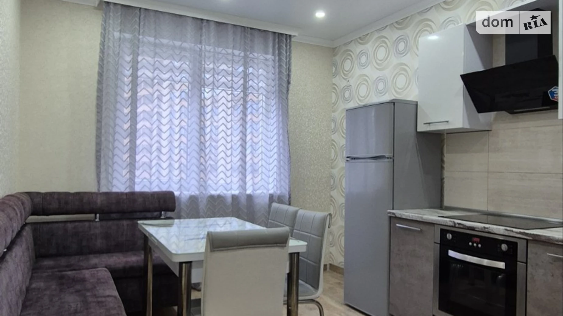 Продается 1-комнатная квартира 40 кв. м в Одессе, ул. Академика Сахарова, 3В - фото 2