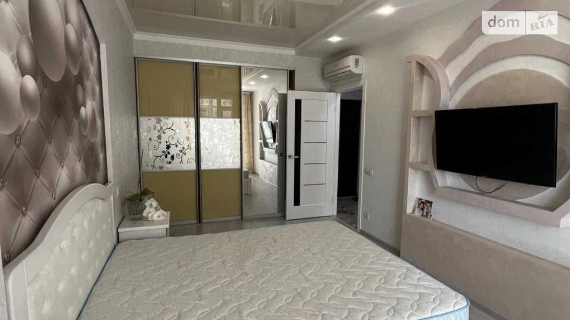 Продается 1-комнатная квартира 42 кв. м в Одессе, ул. Академика Сахарова, 3Б - фото 3