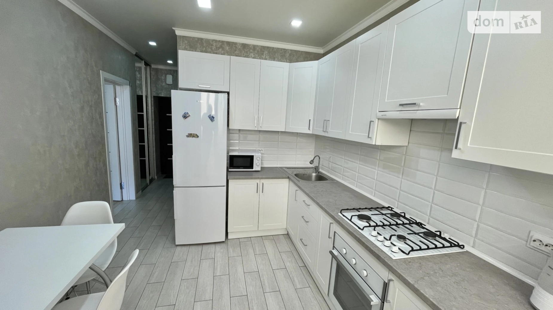 Продается 1-комнатная квартира 39 кв. м в Ровно, ул. Дворецкая, 46-48 - фото 3