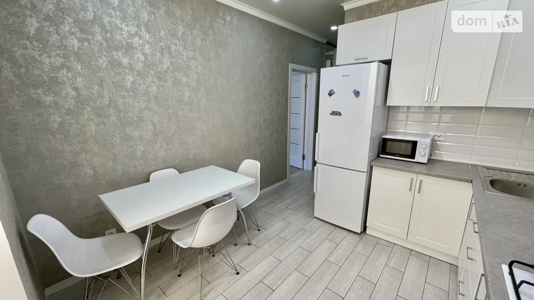 Продается 1-комнатная квартира 39 кв. м в Ровно, ул. Дворецкая, 46-48 - фото 4