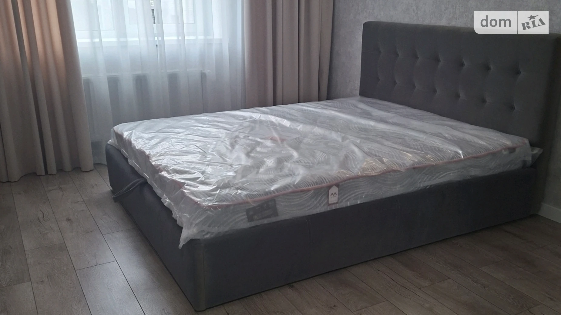 Продается 1-комнатная квартира 37 кв. м в Ирпене, ул. Соборная(ІІІ Интернационала), 1 - фото 2