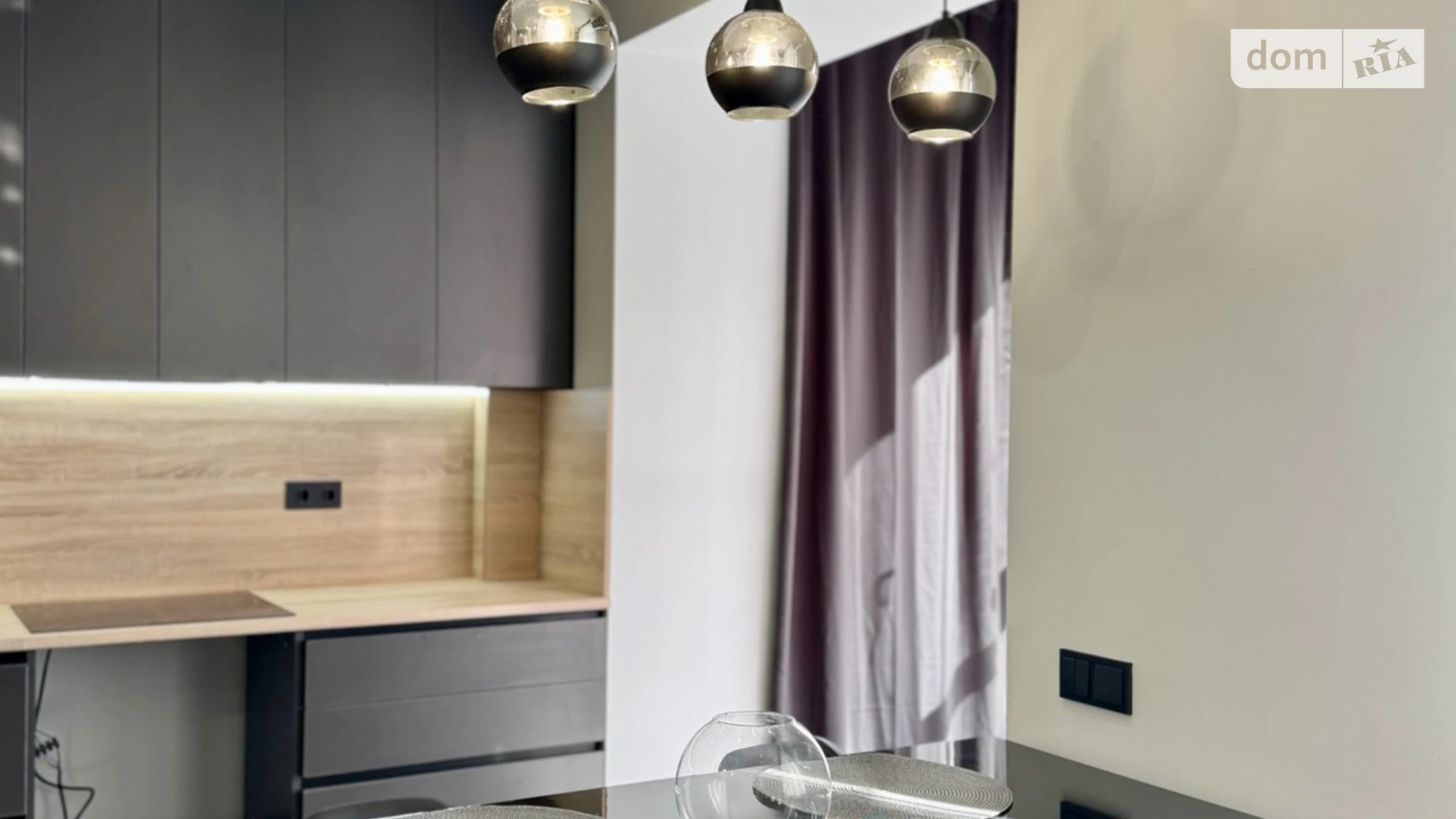 Продается 1-комнатная квартира 42 кв. м в Ивано-Франковске, ул. Высочана Семена, 18 корпус 43 - фото 2