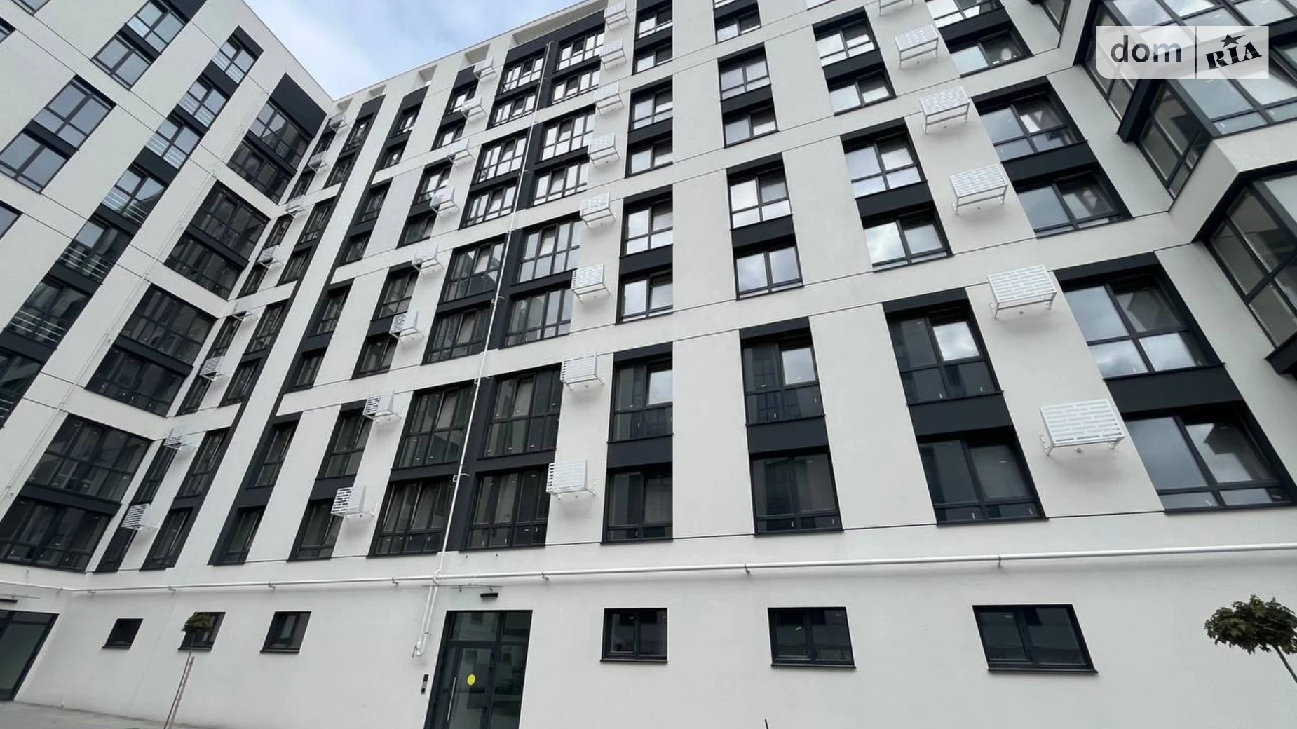 Продается 1-комнатная квартира 43 кв. м в Ровно, ул. Галицкого Данилы, 25 - фото 2