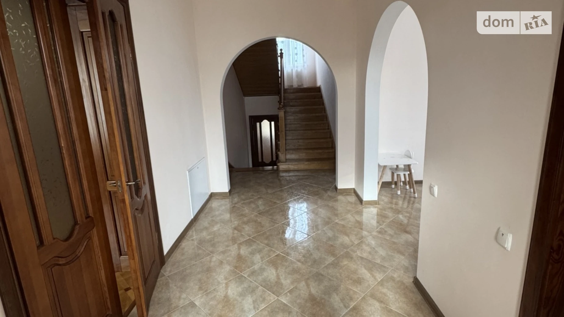 Продается дом на 2 этажа 250 кв. м с беседкой, цена: 180000 $ - фото 4