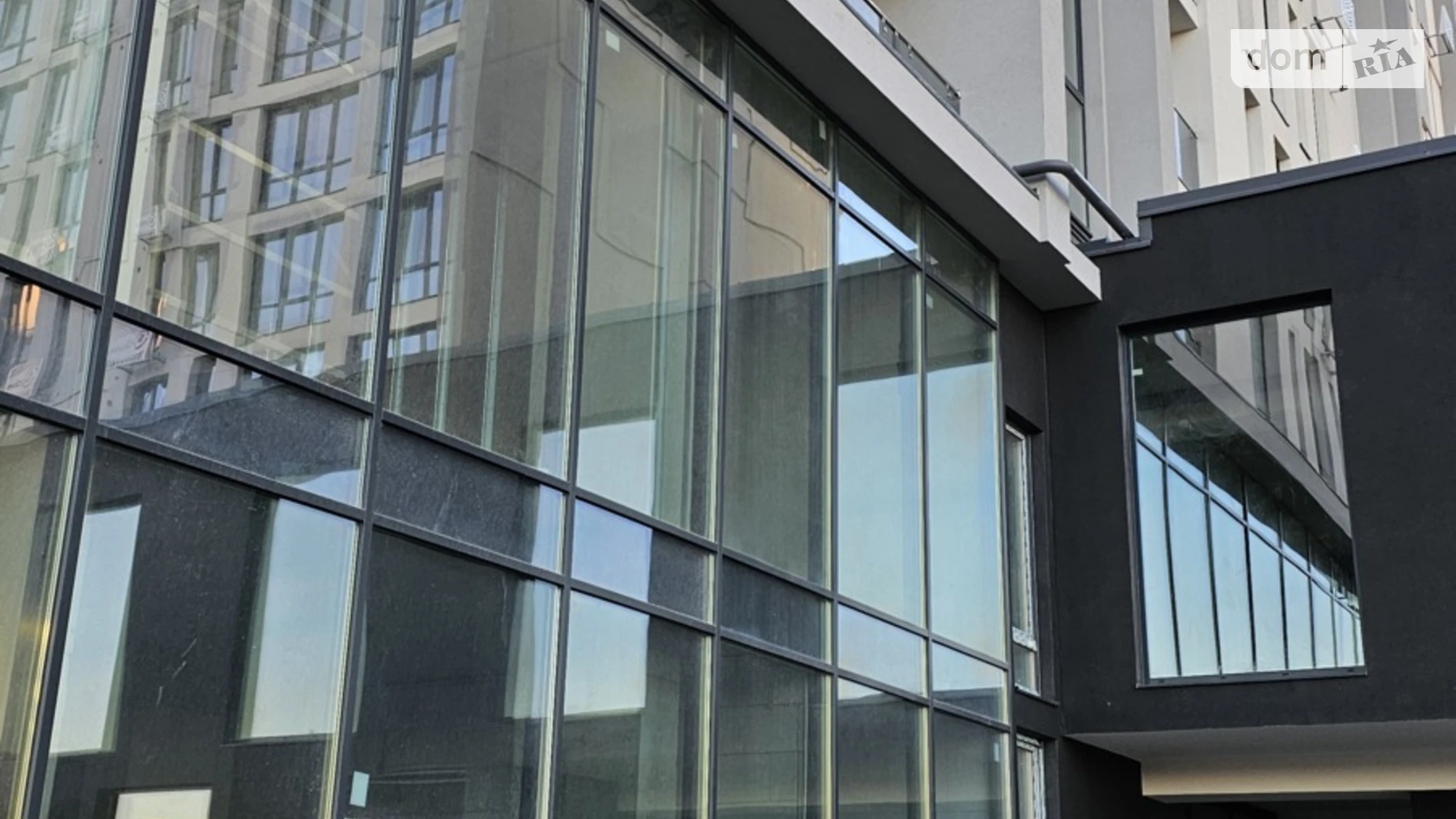 Продается 1-комнатная квартира 55 кв. м в Ивано-Франковске, ул. Надречная, 1 - фото 2