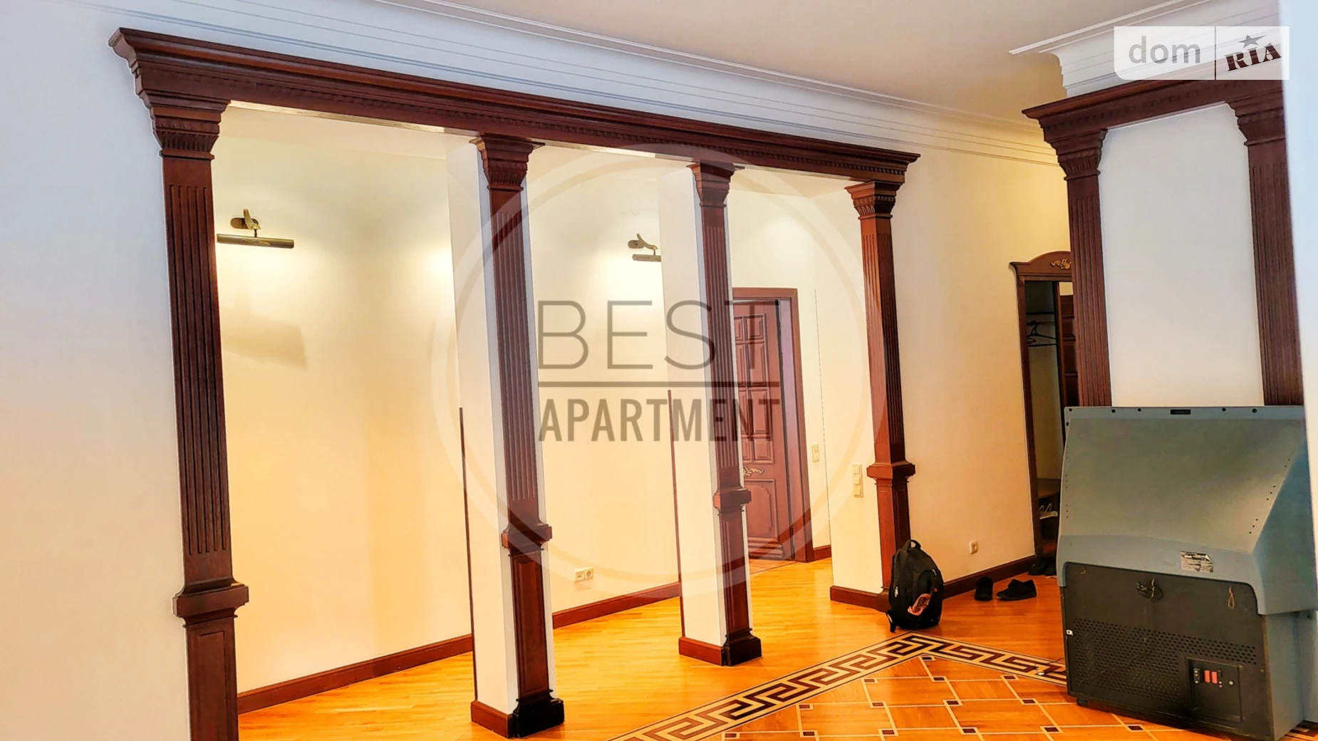 Продається 3-кімнатна квартира 149.3 кв. м у Києві, вул. Круглоуніверситетська, 18/2 - фото 2