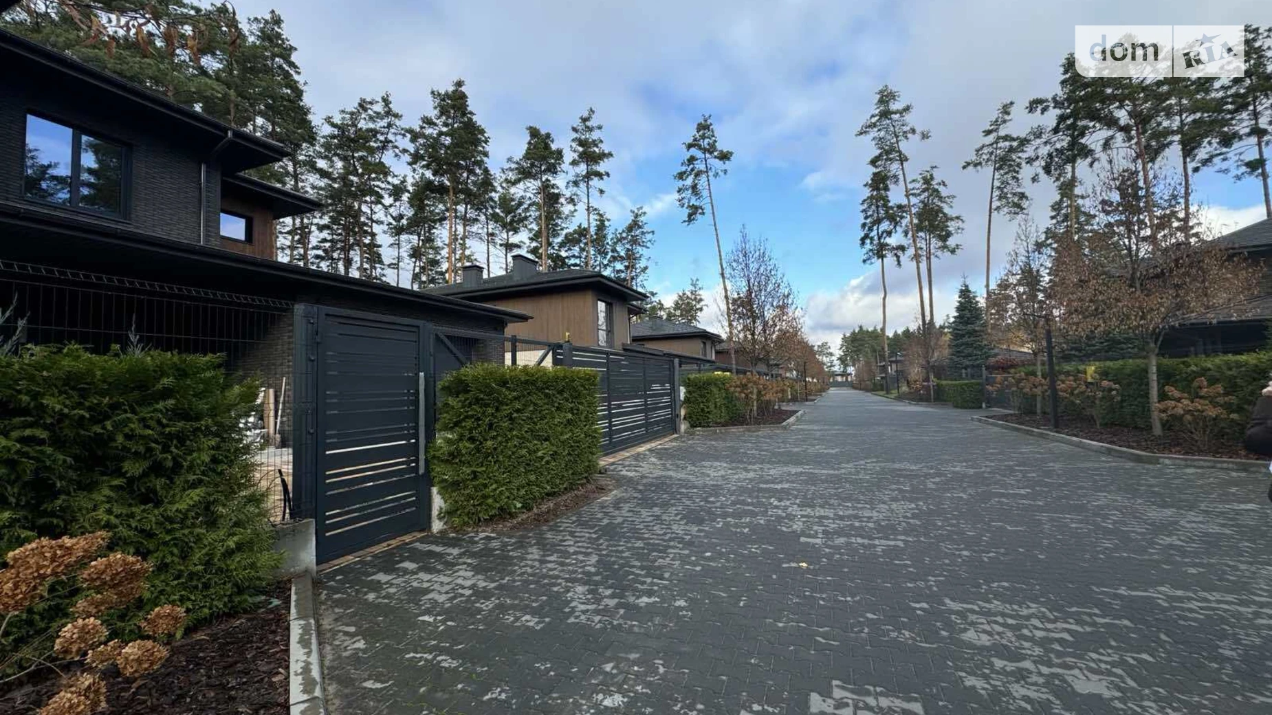 Продается дом на 2 этажа 215 кв. м с камином, цена: 440000 $ - фото 5