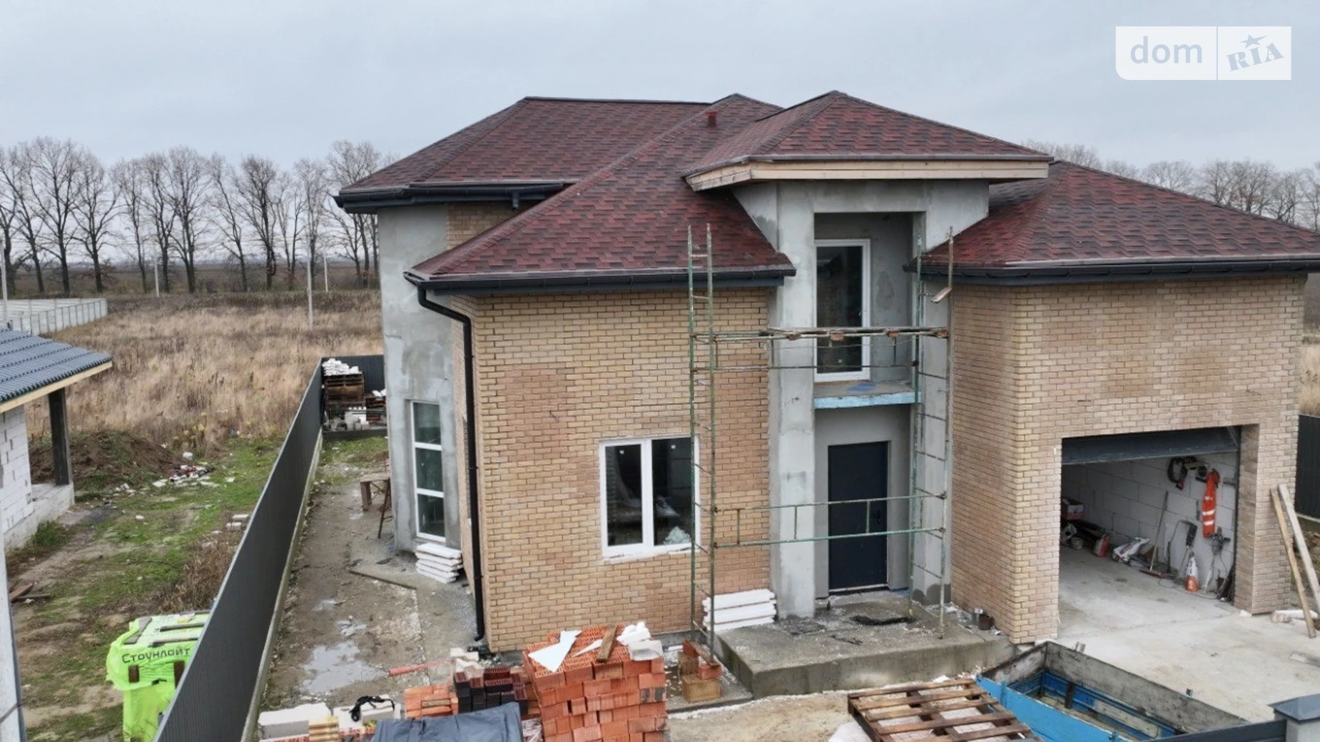 Продается дом на 2 этажа 240 кв. м с садом, цена: 180000 $ - фото 2