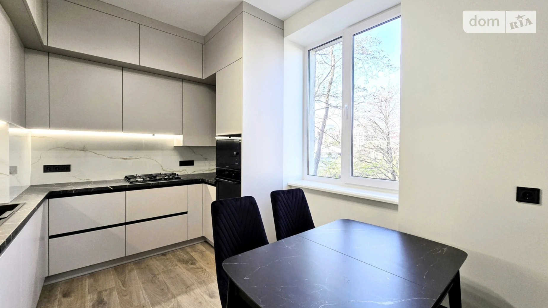 Сдается в аренду 2-комнатная квартира 78 кв. м в Черновцах, ул. Первомайская - фото 3