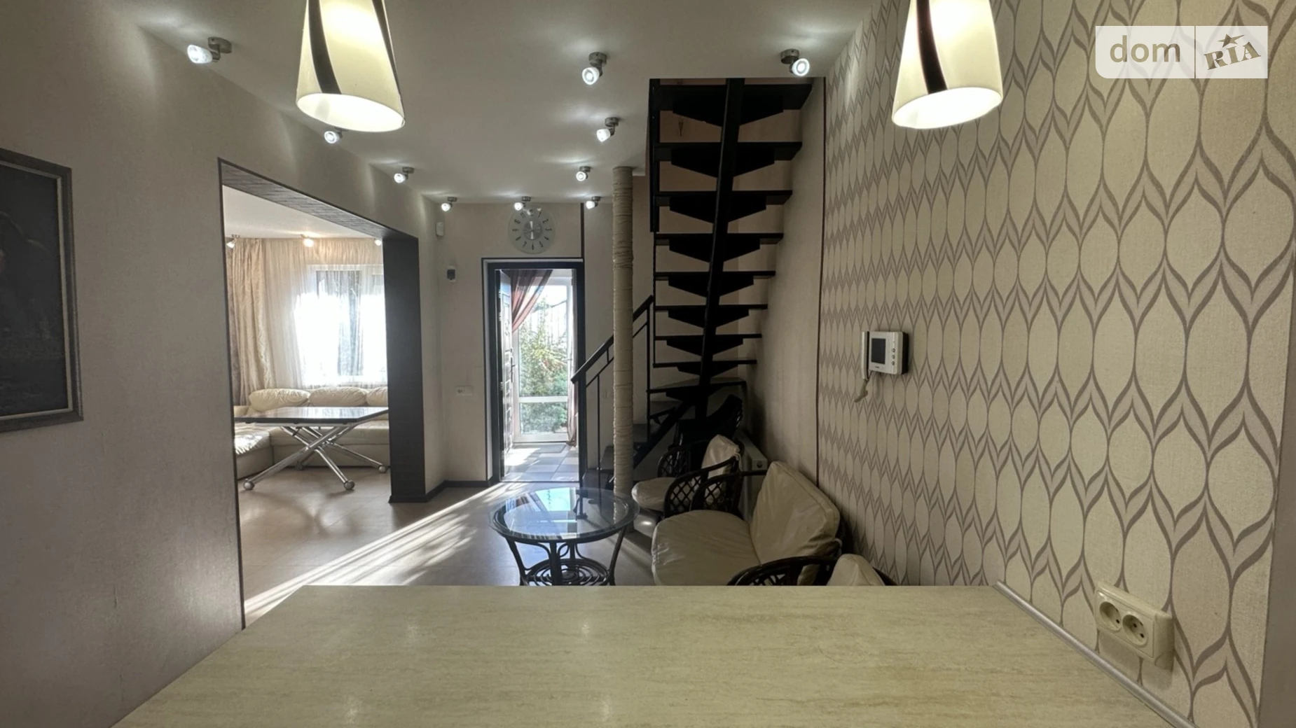 Сдается в аренду дом на 2 этажа 80 кв. м с террасой, цена: 650 $ - фото 2