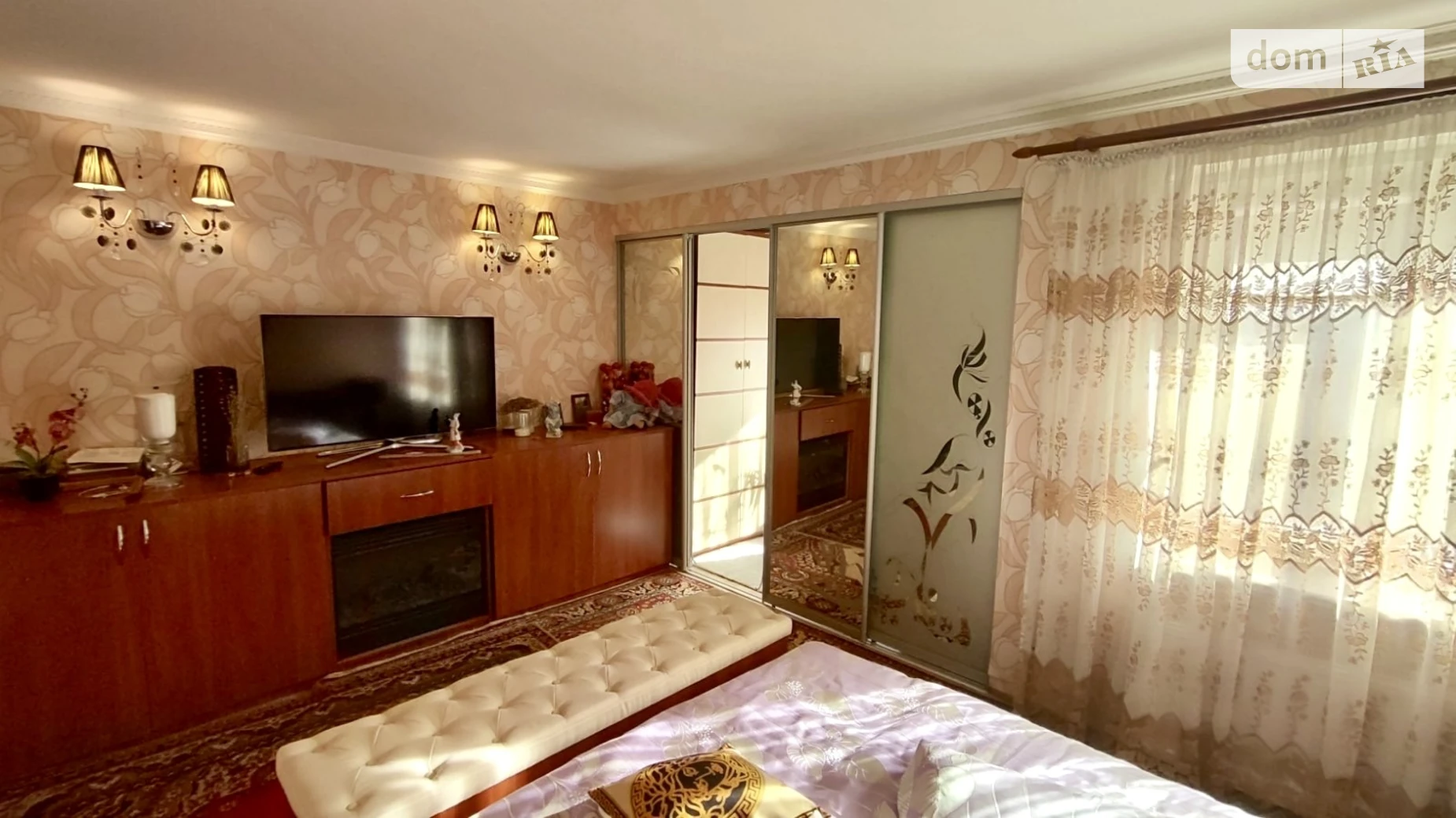 Продается дом на 2 этажа 140 кв. м с камином, цена: 90000 $ - фото 2