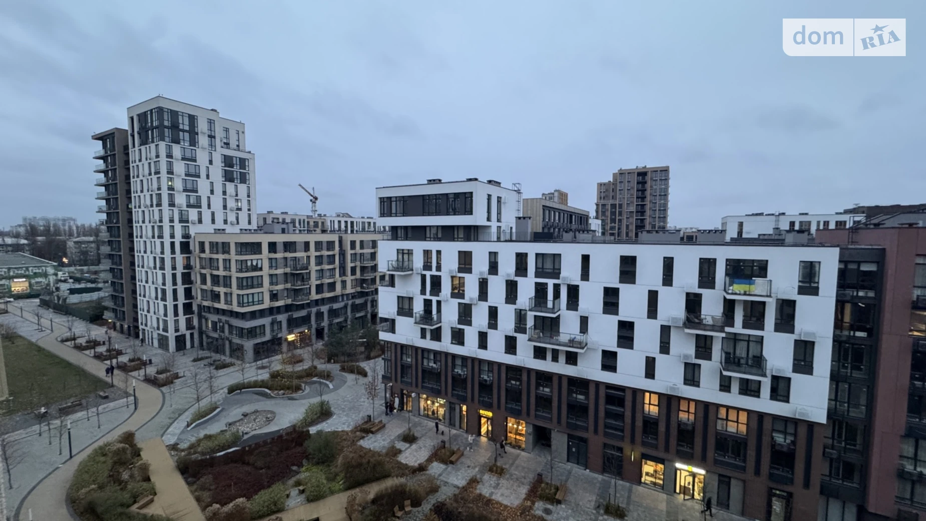 Продается 2-комнатная квартира 68 кв. м в Киеве, ул. Салютная, 2 корпус 8 - фото 3