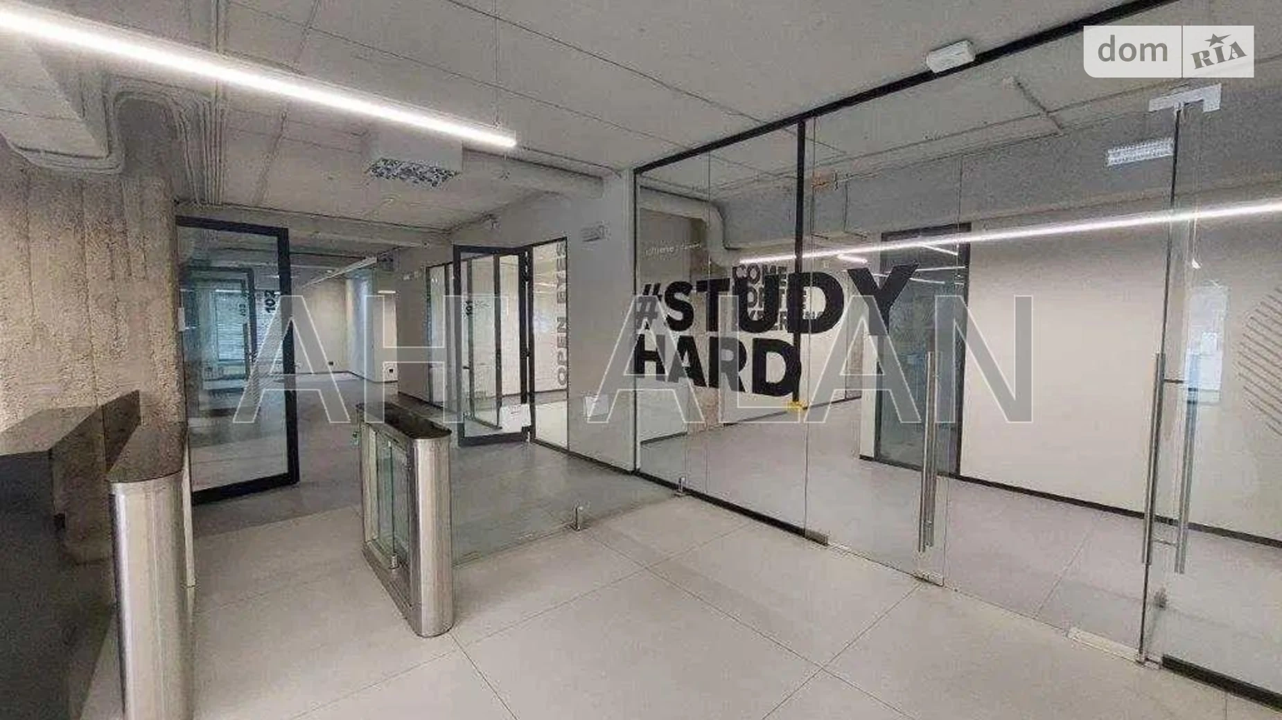 Сдается в аренду офис 3300 кв. м в бизнес-центре, цена: 66000 $ - фото 4