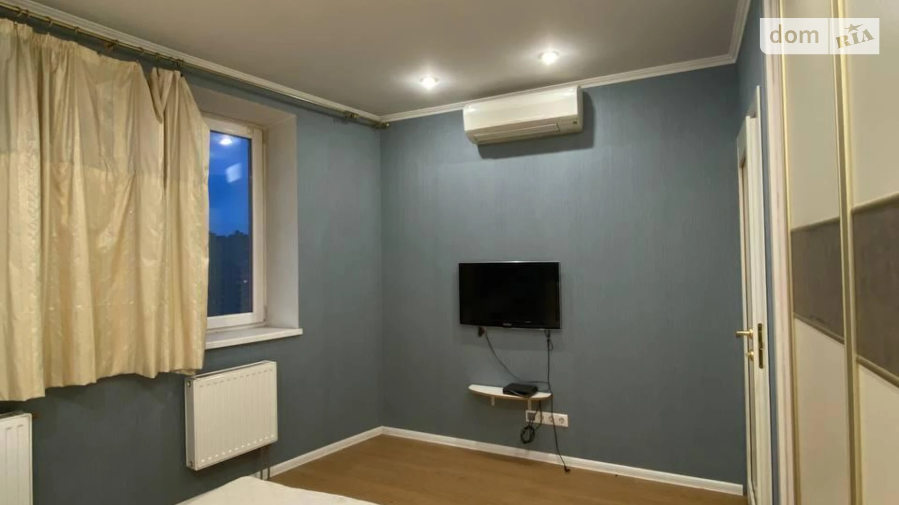 Продается 1-комнатная квартира 57.1 кв. м в Киеве, ул. Голосеевская, 13А - фото 2