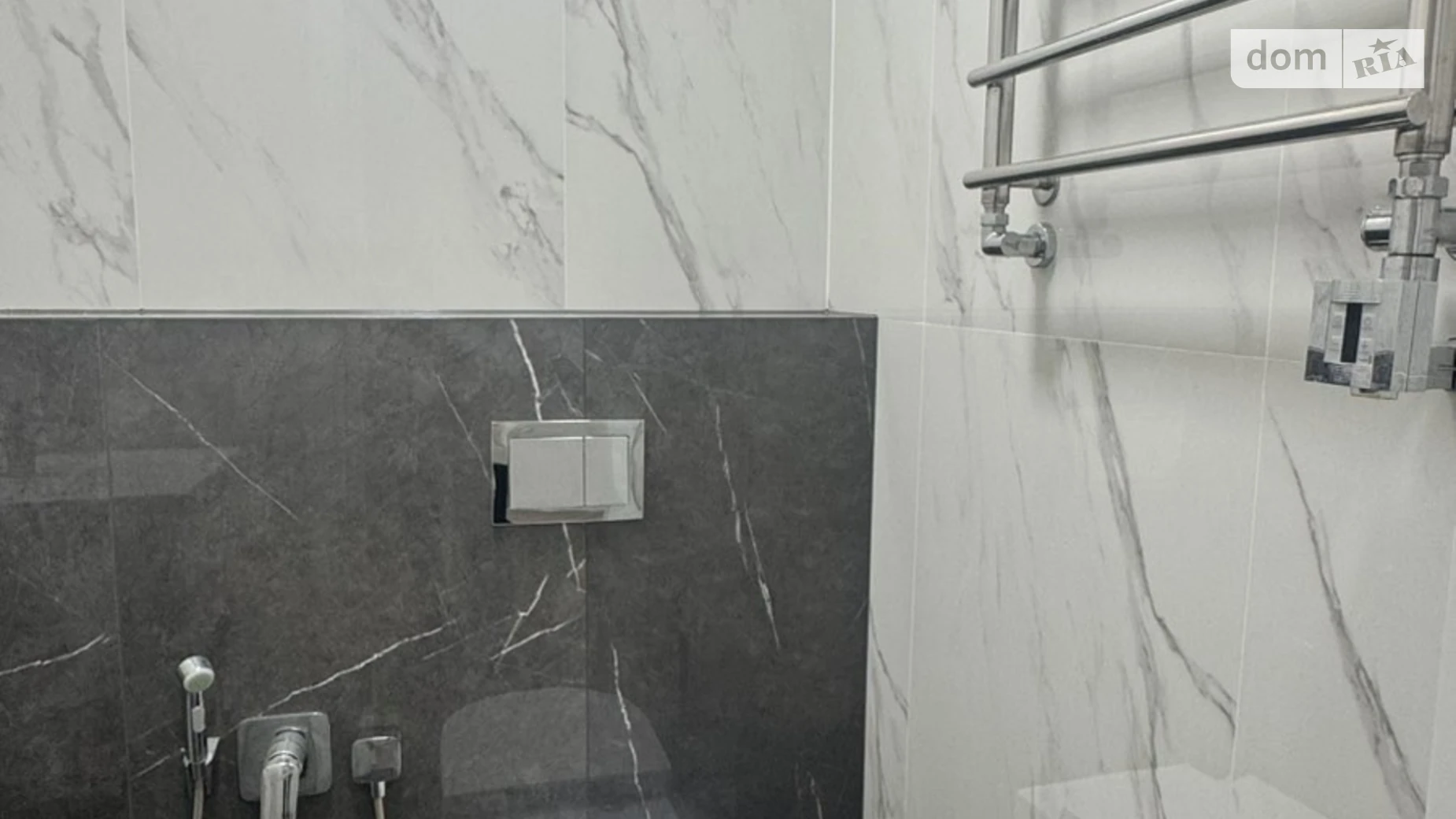 Продается офис 56 кв. м в бизнес-центре, цена: 63000 $ - фото 2