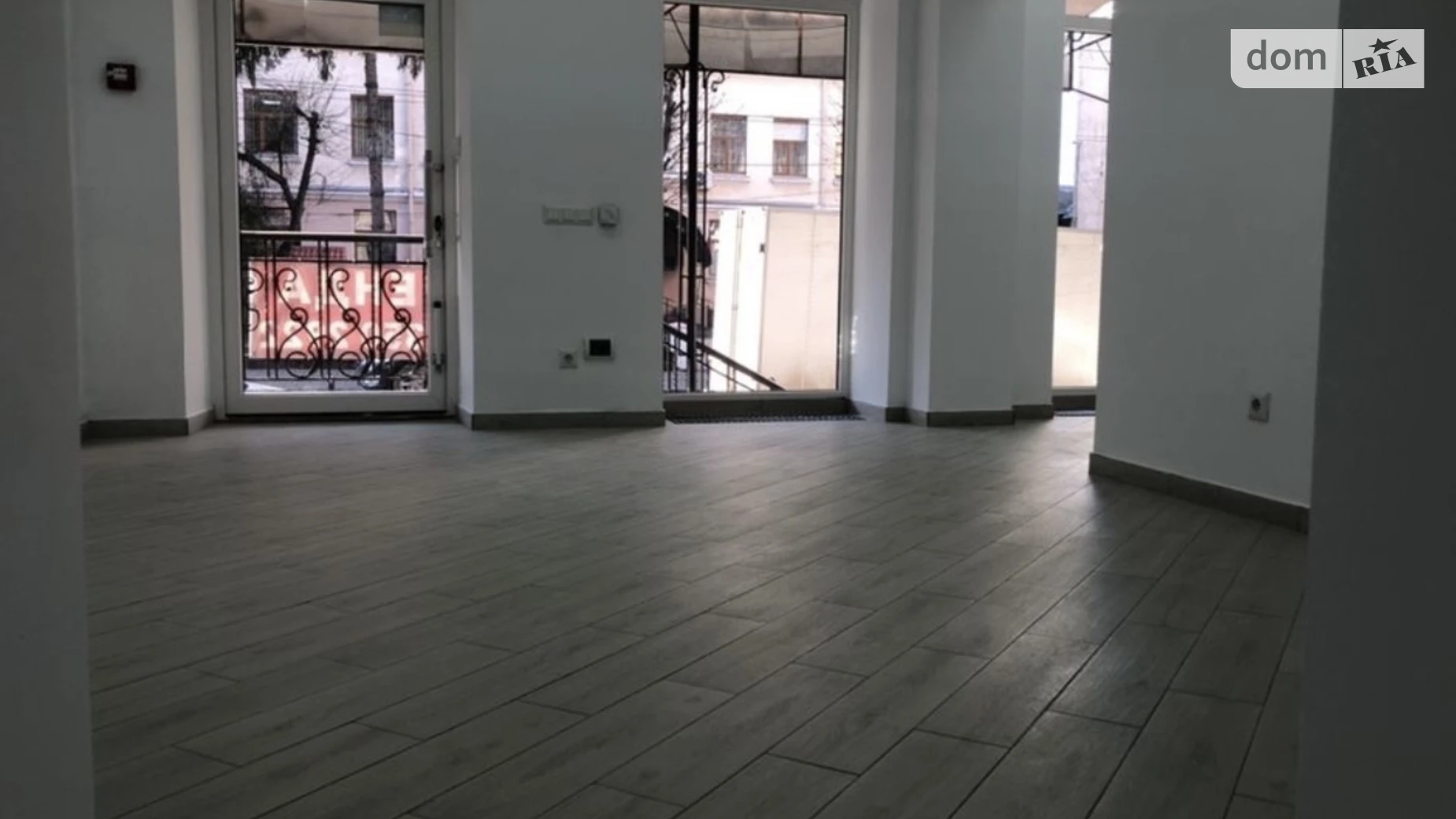 Сдается в аренду помещения свободного назначения 68.3 кв. м в 3-этажном здании, цена: 36000 грн - фото 4