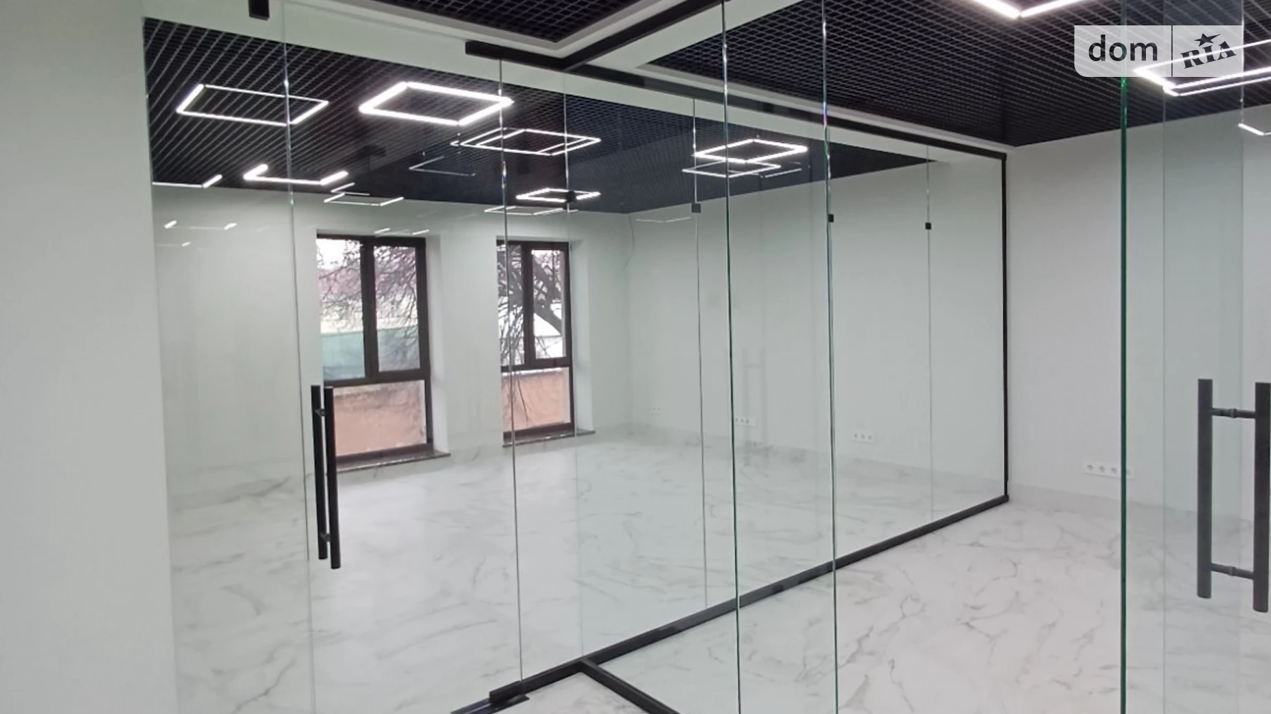 Продается офис 400 кв. м в бизнес-центре, цена: 1200000 $ - фото 2