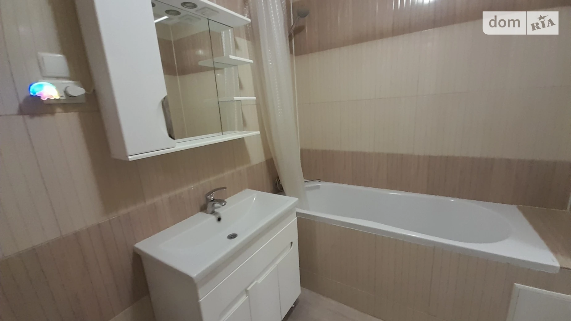 Продается 2-комнатная квартира 73.7 кв. м в Виннице, ул. Келецкая, 45Б корпус 2 - фото 4