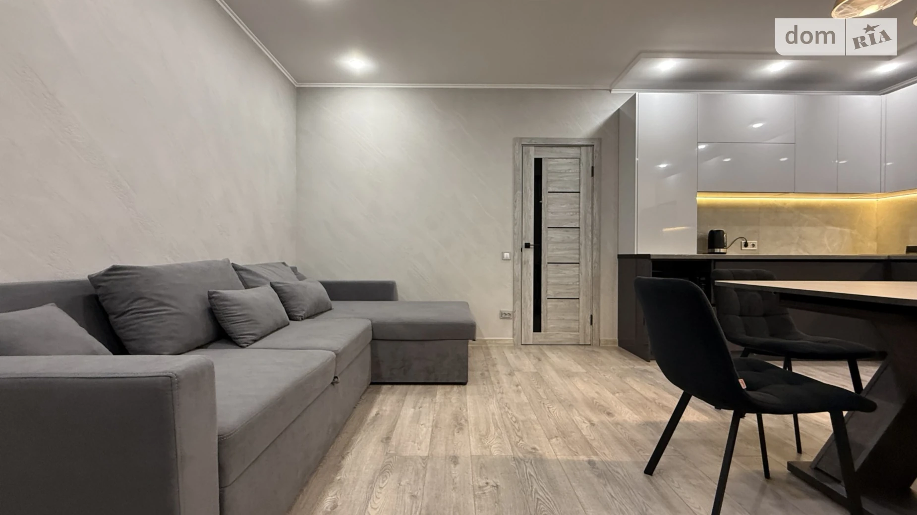 Продается 2-комнатная квартира 53.2 кв. м в Ровно, ул. Соборная - фото 4